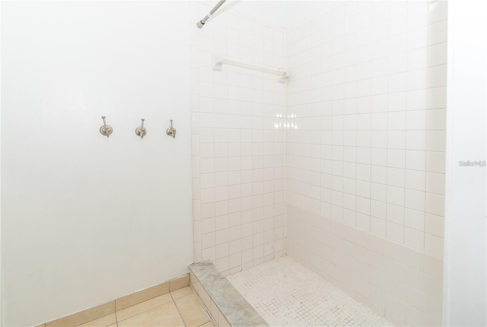 EASTON SUB - Residential Lease