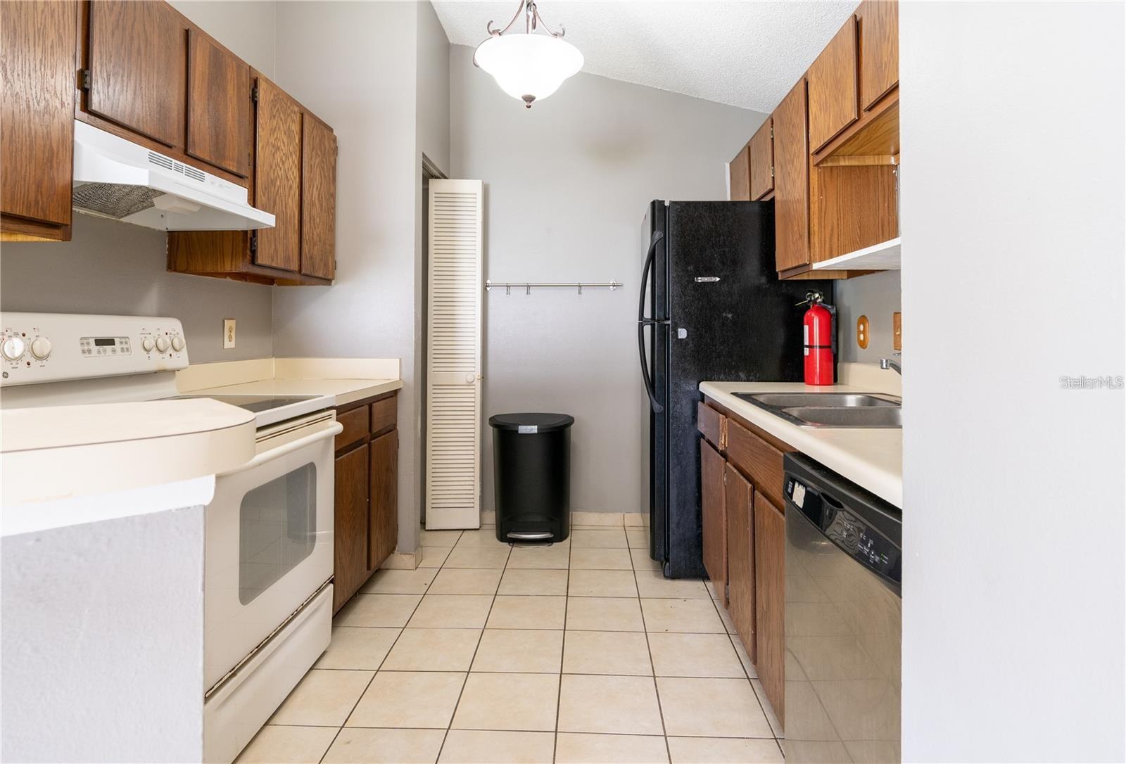 EASTON SUB - Residential Lease