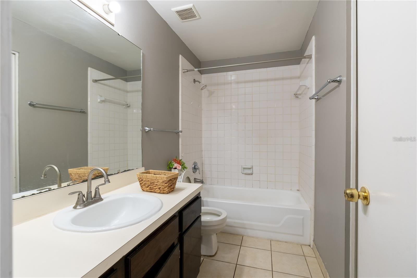 EASTON SUB - Residential Lease