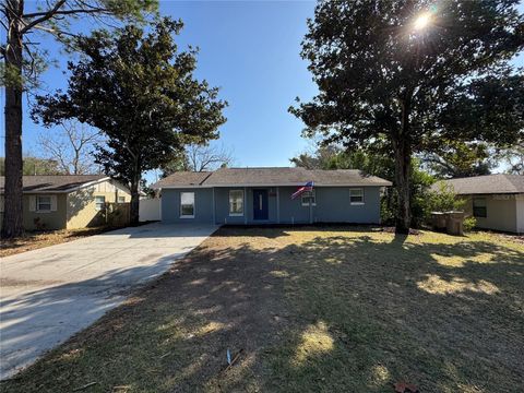 Photo of 32730 Blossom Lane, Leesburg, FL 34788 (MLS # O6387303)