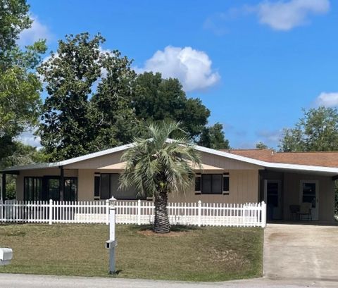 Photo of 10040 SW 98th Avenue, Ocala, FL 34481 (MLS # OM696839)