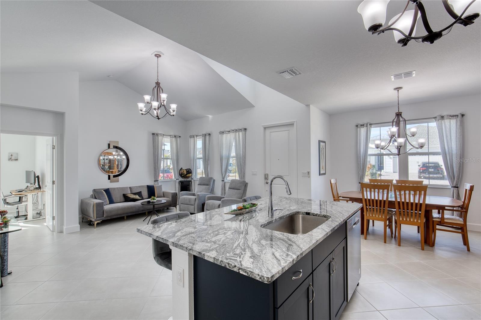 LATITUDE/DAYTONA BEACH CLOAR - Residential