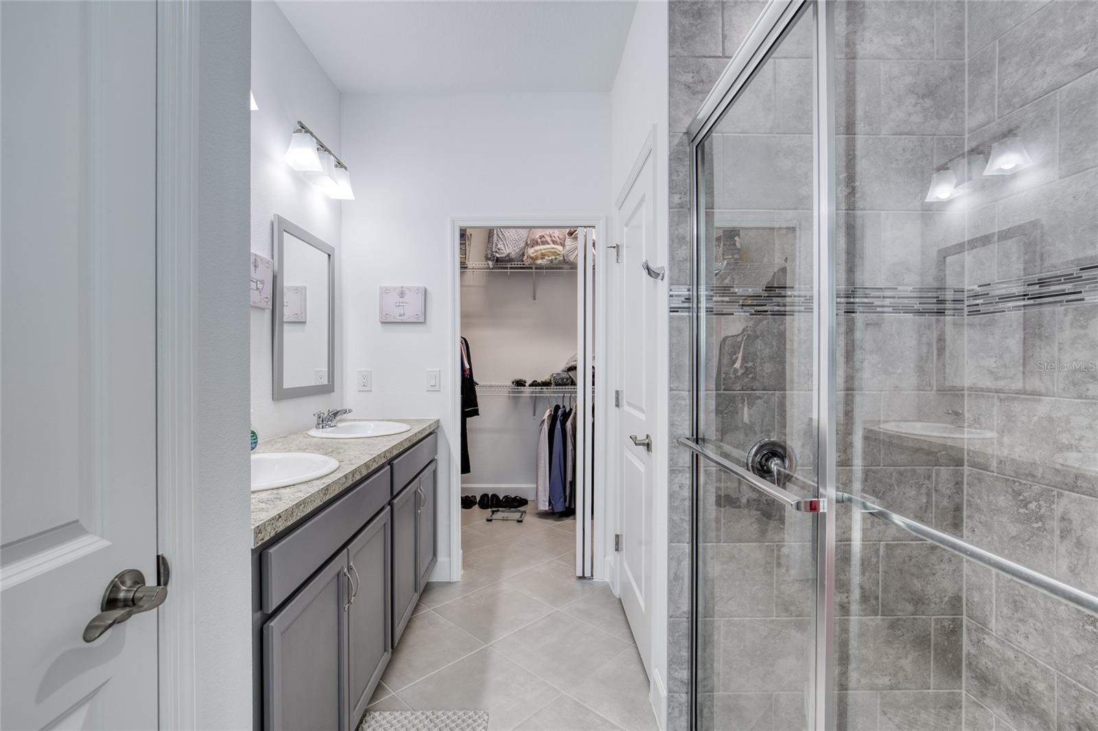 LATITUDE/DAYTONA BEACH CLOAR - Residential