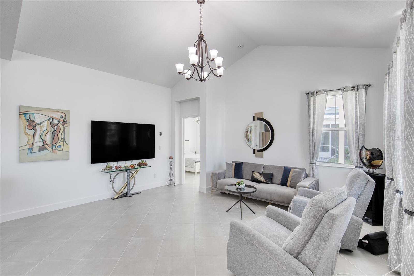 LATITUDE/DAYTONA BEACH CLOAR - Residential