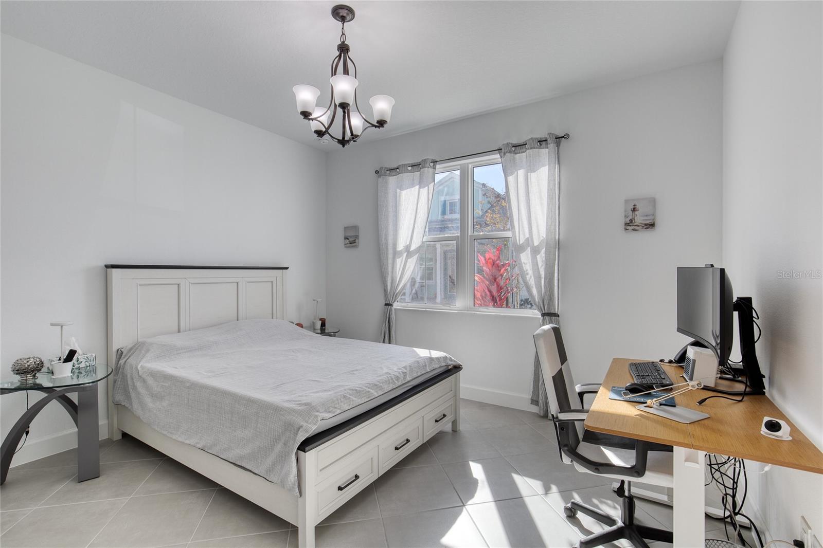 LATITUDE/DAYTONA BEACH CLOAR - Residential