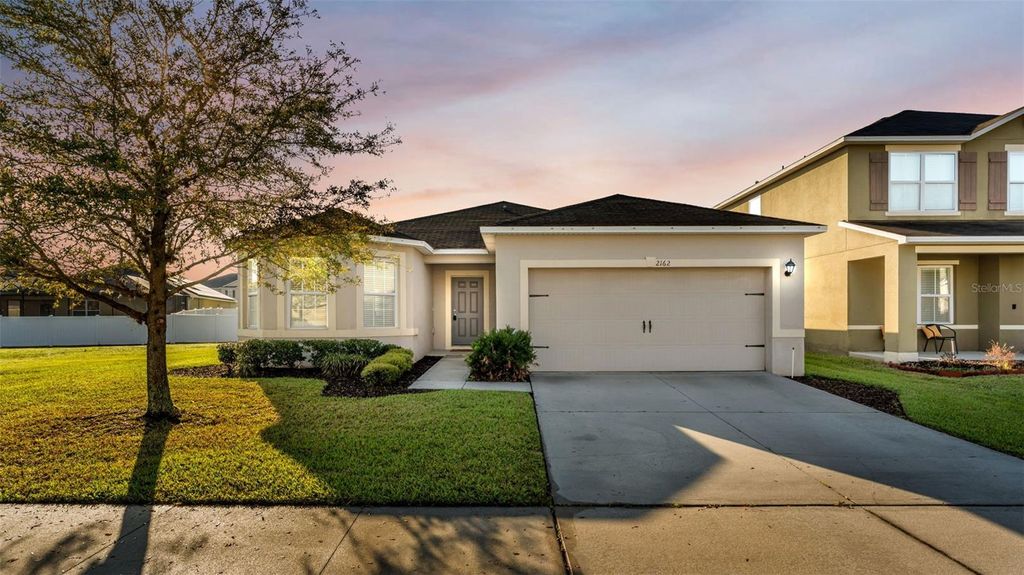 Photo of 2162 Blue Highlands Drive, Lakeland, FL 33811 (MLS # L4960605)