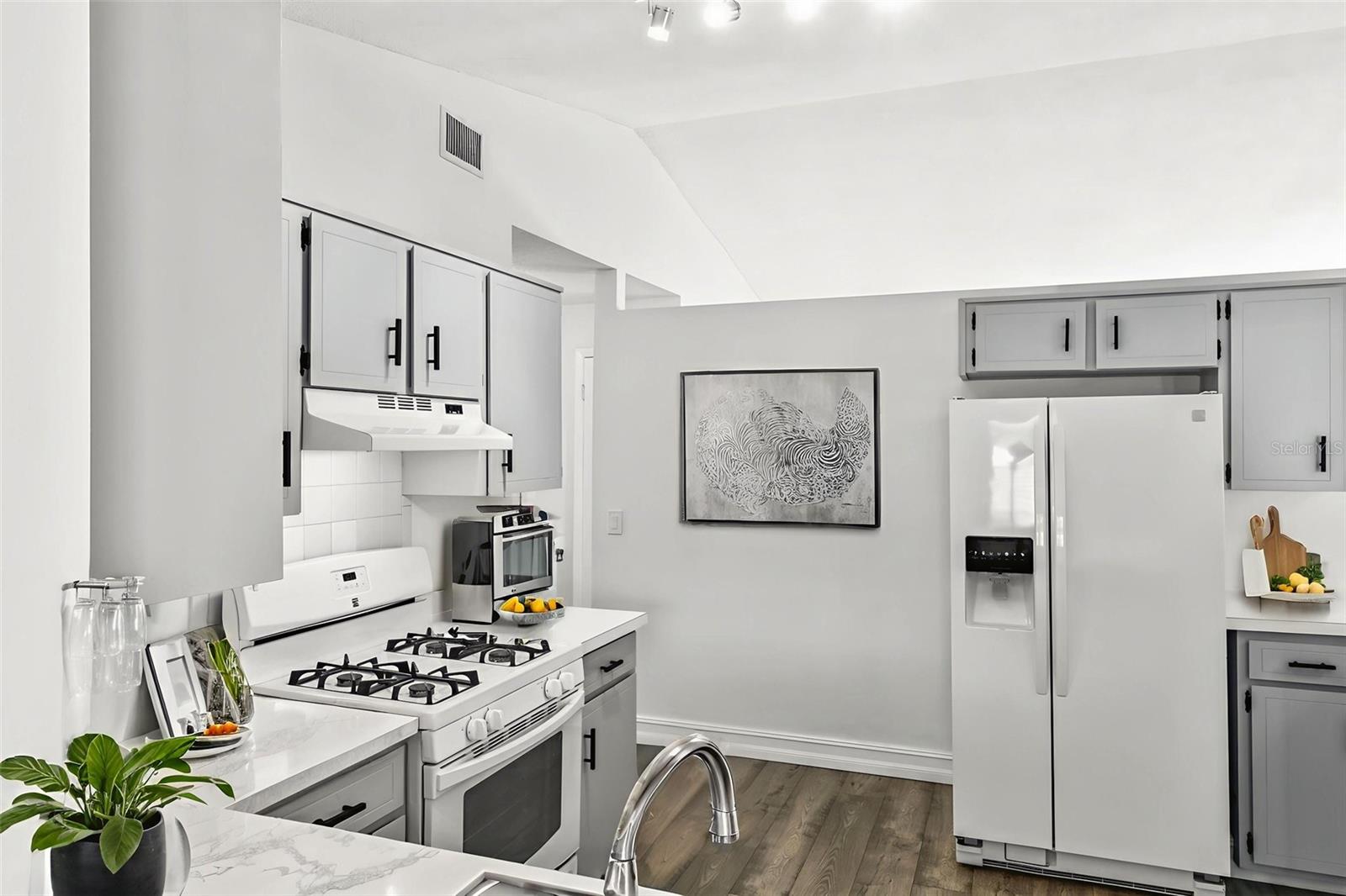 ORANGEWOOD VILLAGE 09 - Residential