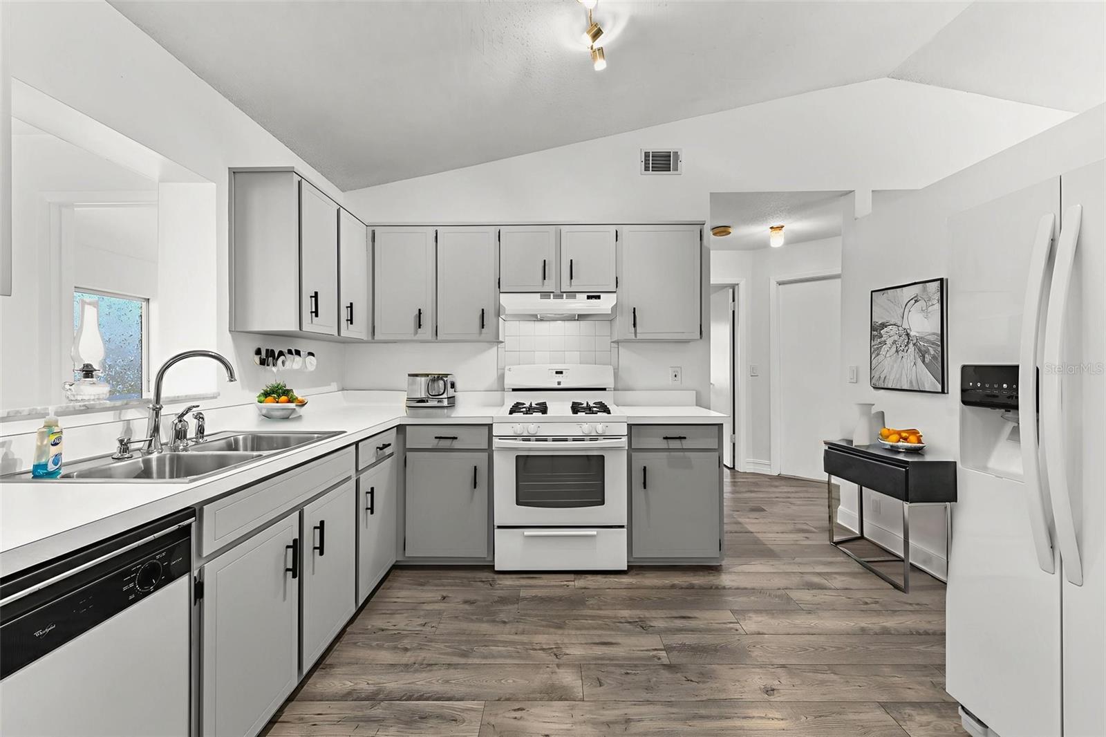 ORANGEWOOD VILLAGE 09 - Residential