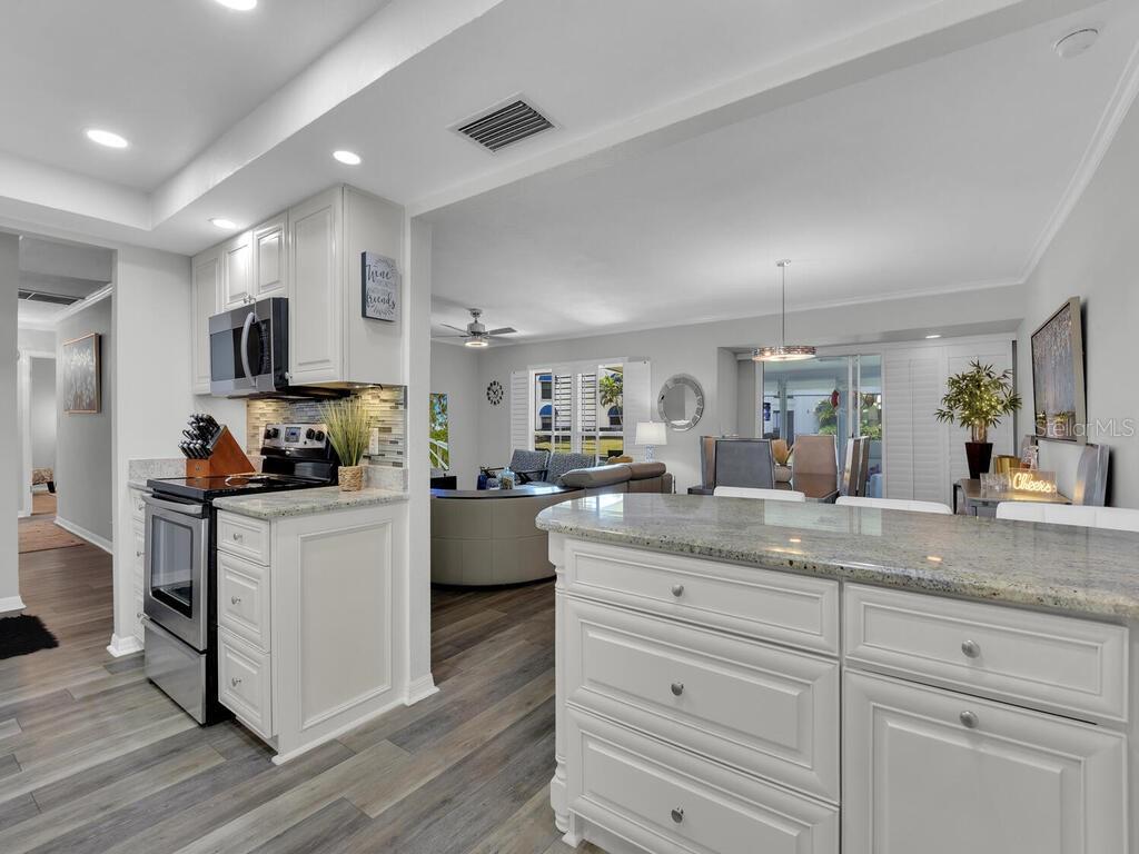 CALOOSA BAYVIEW CONDO PH B - Residential