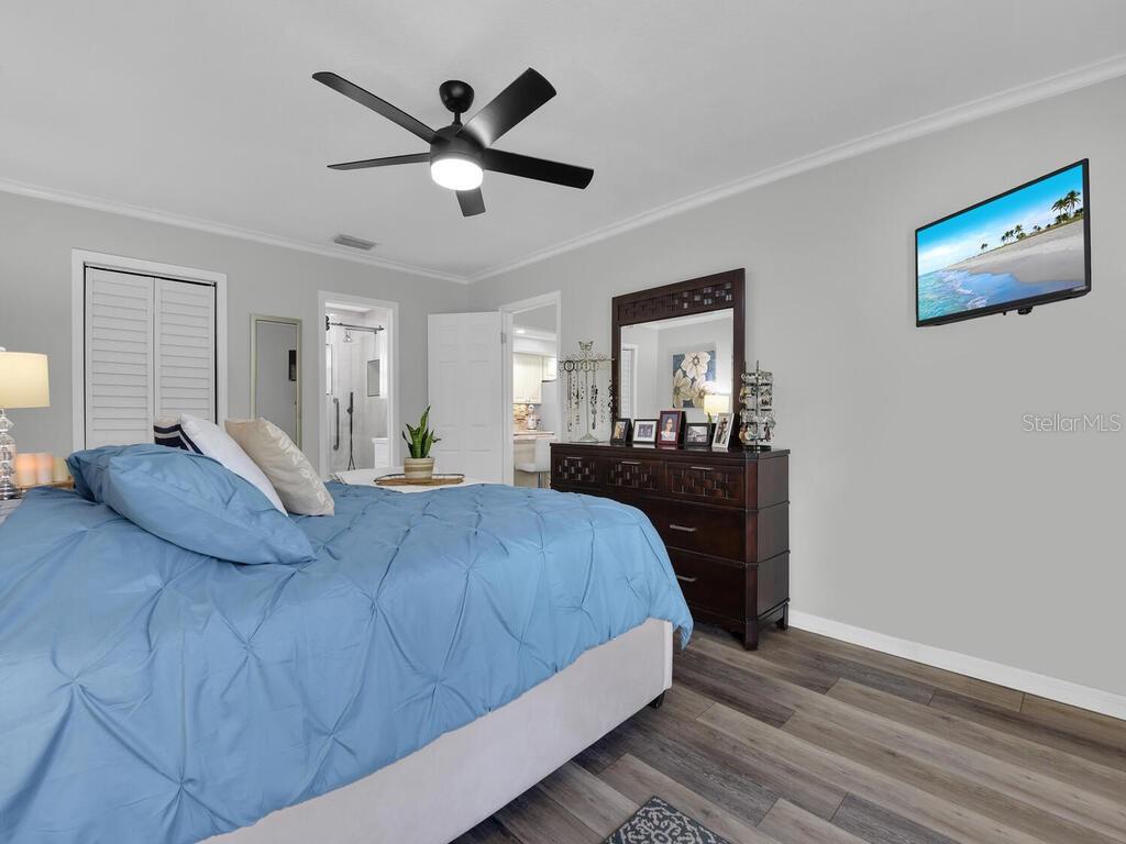 CALOOSA BAYVIEW CONDO PH B - Residential