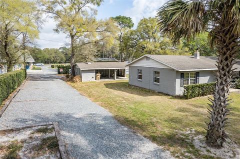 Tiny photo for 25525 Colmar Avenue, Sorrento, FL 32776 (MLS # G5102783)