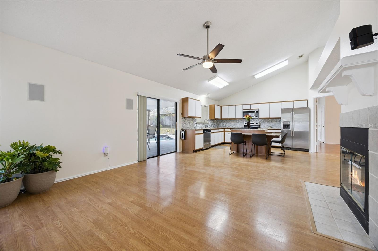 SILVER RIDGE PH 03 - Residential