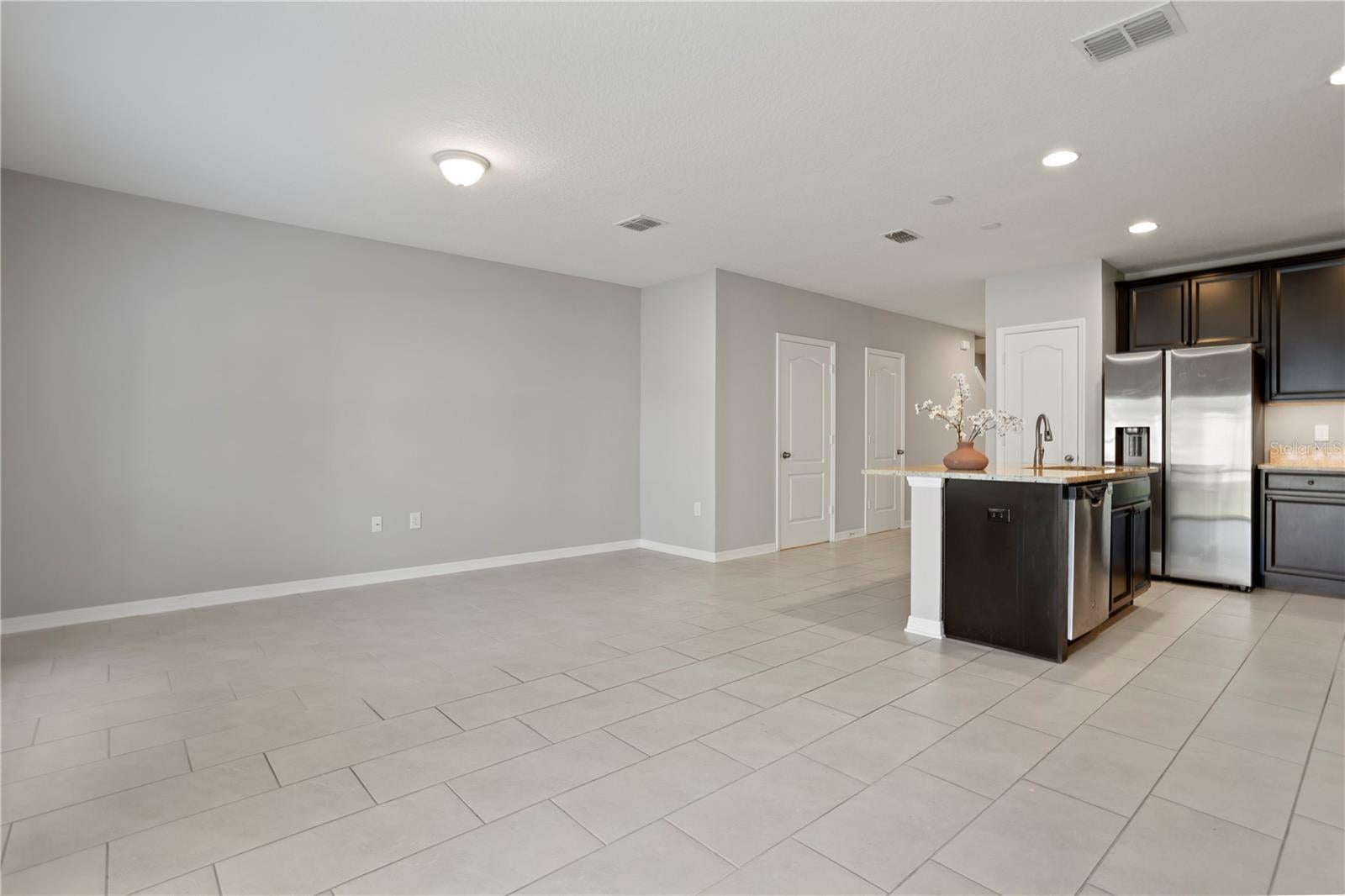 1121 FLOWING TIDE DRIVE