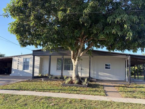 Photo of 21988 Cellini Avenue, Port Charlotte, FL 33952 (MLS # TB8506951)