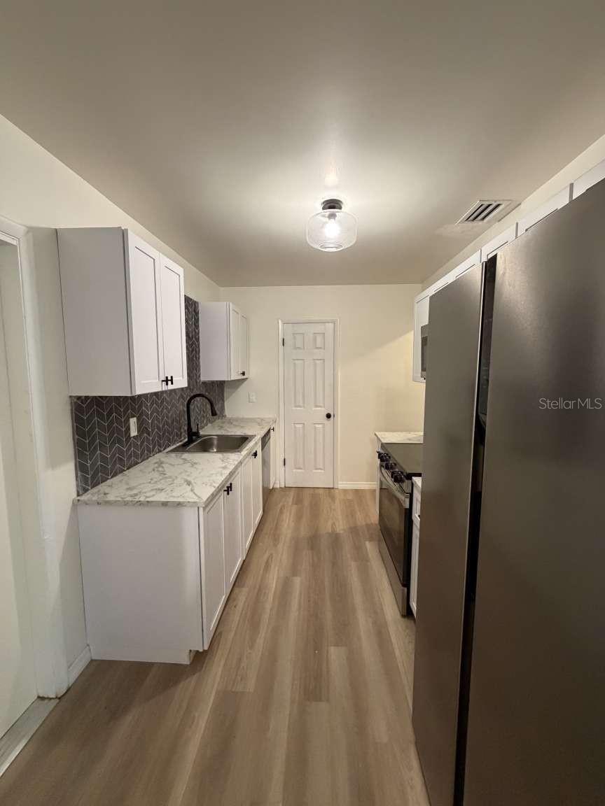 PORT CHARLOTTE SEC 033 - Residential Lease