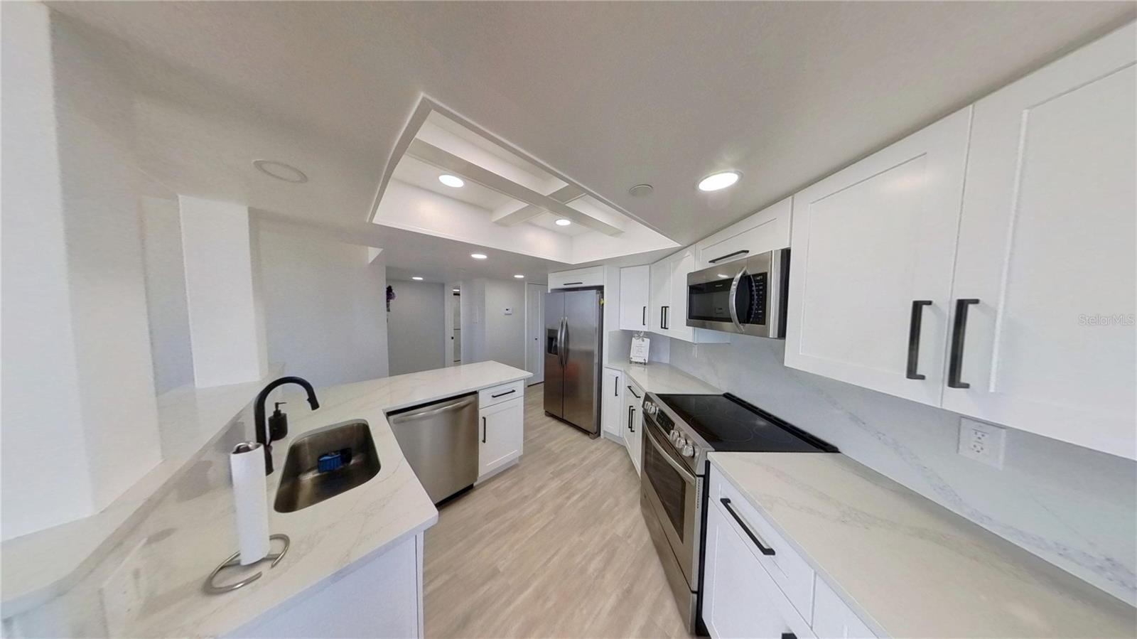 1 OCEANS BOULEVARD W 22A3