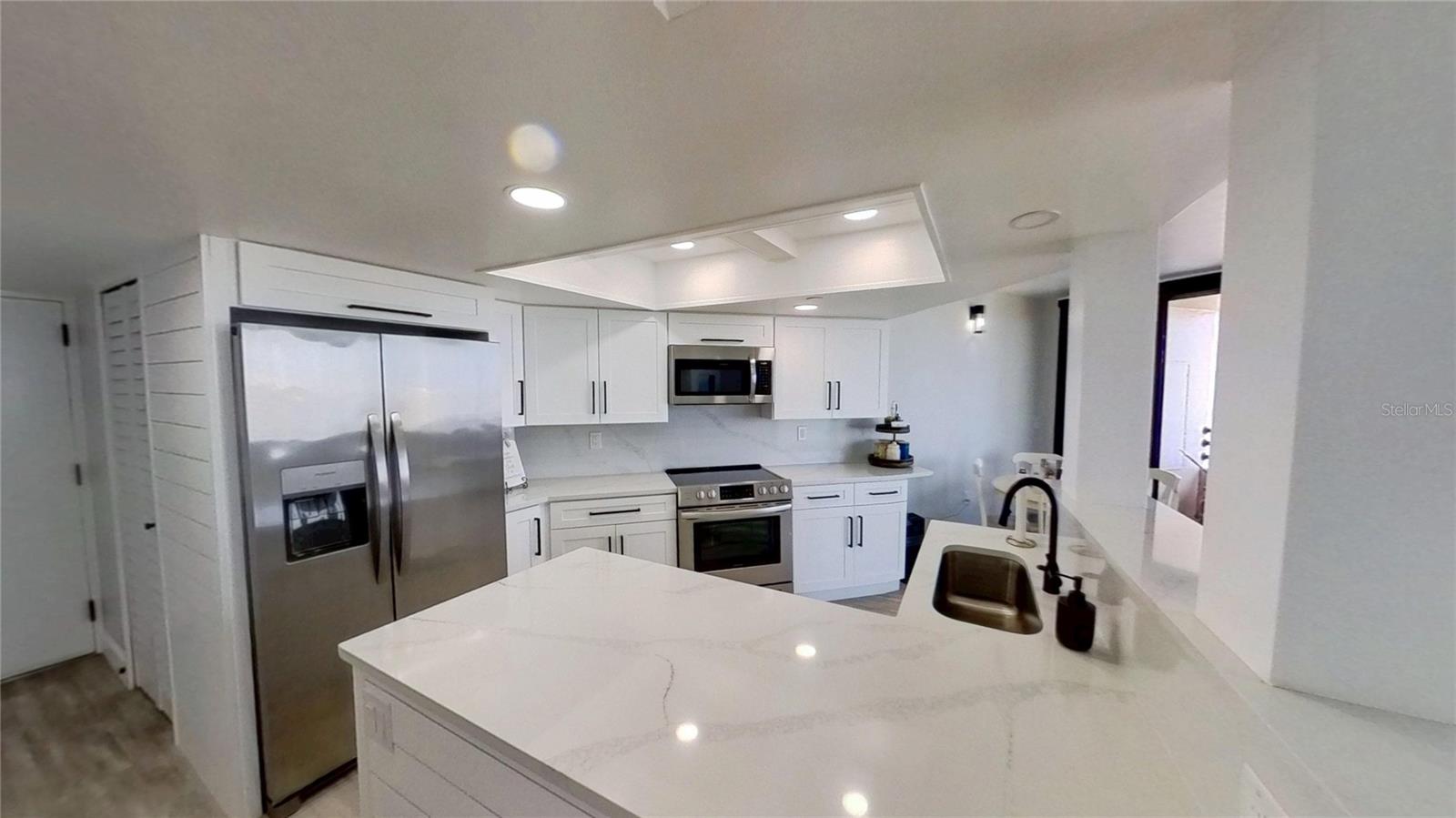 1 OCEANS BOULEVARD W 22A3