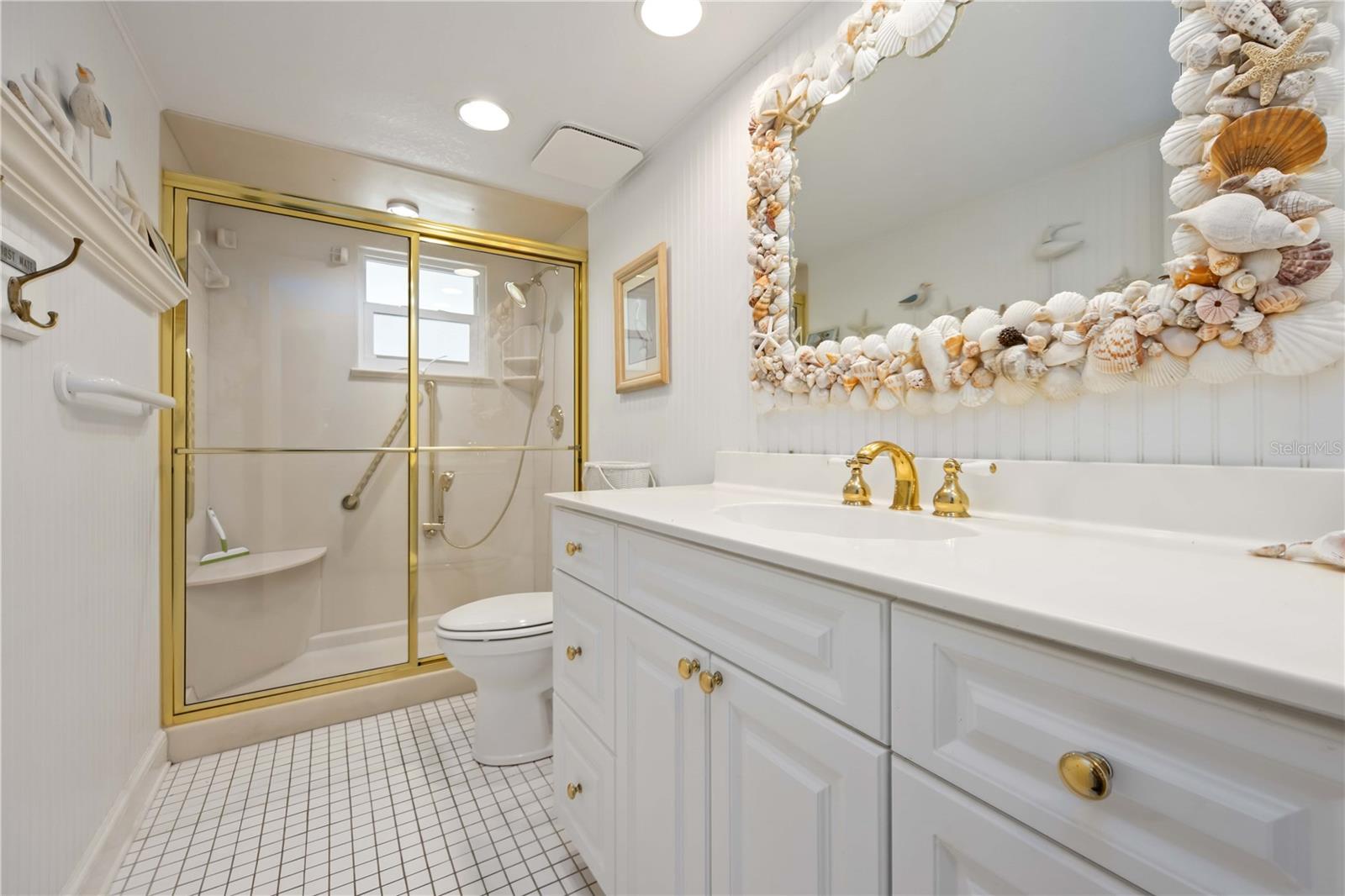 BEACH MANOR VILLAS - Residential