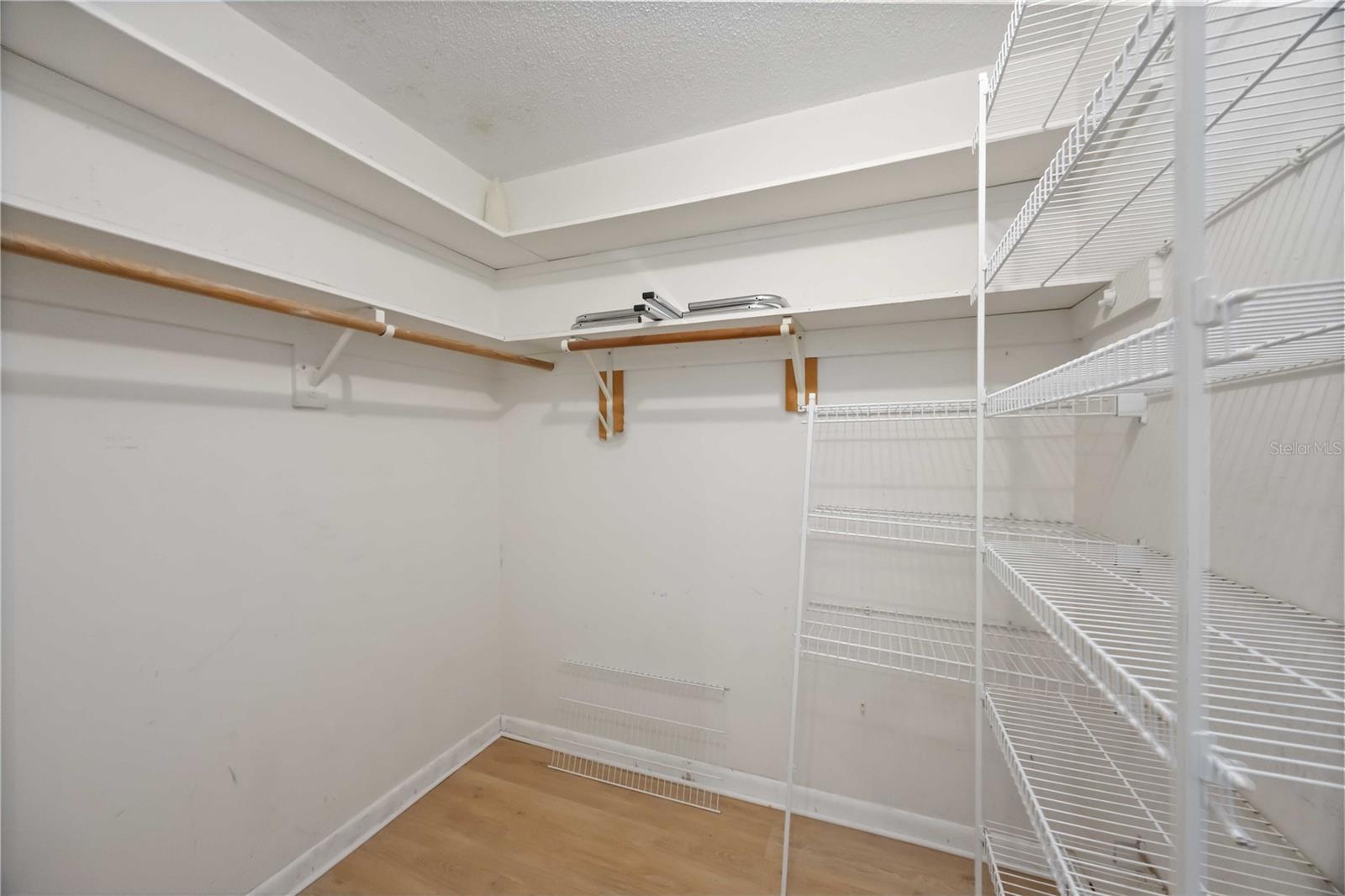 BEACH MANOR VILLAS - Residential