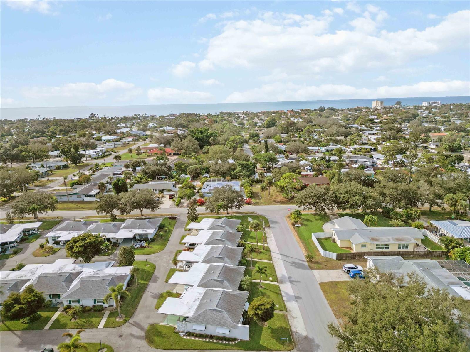 BEACH MANOR VILLAS - Residential