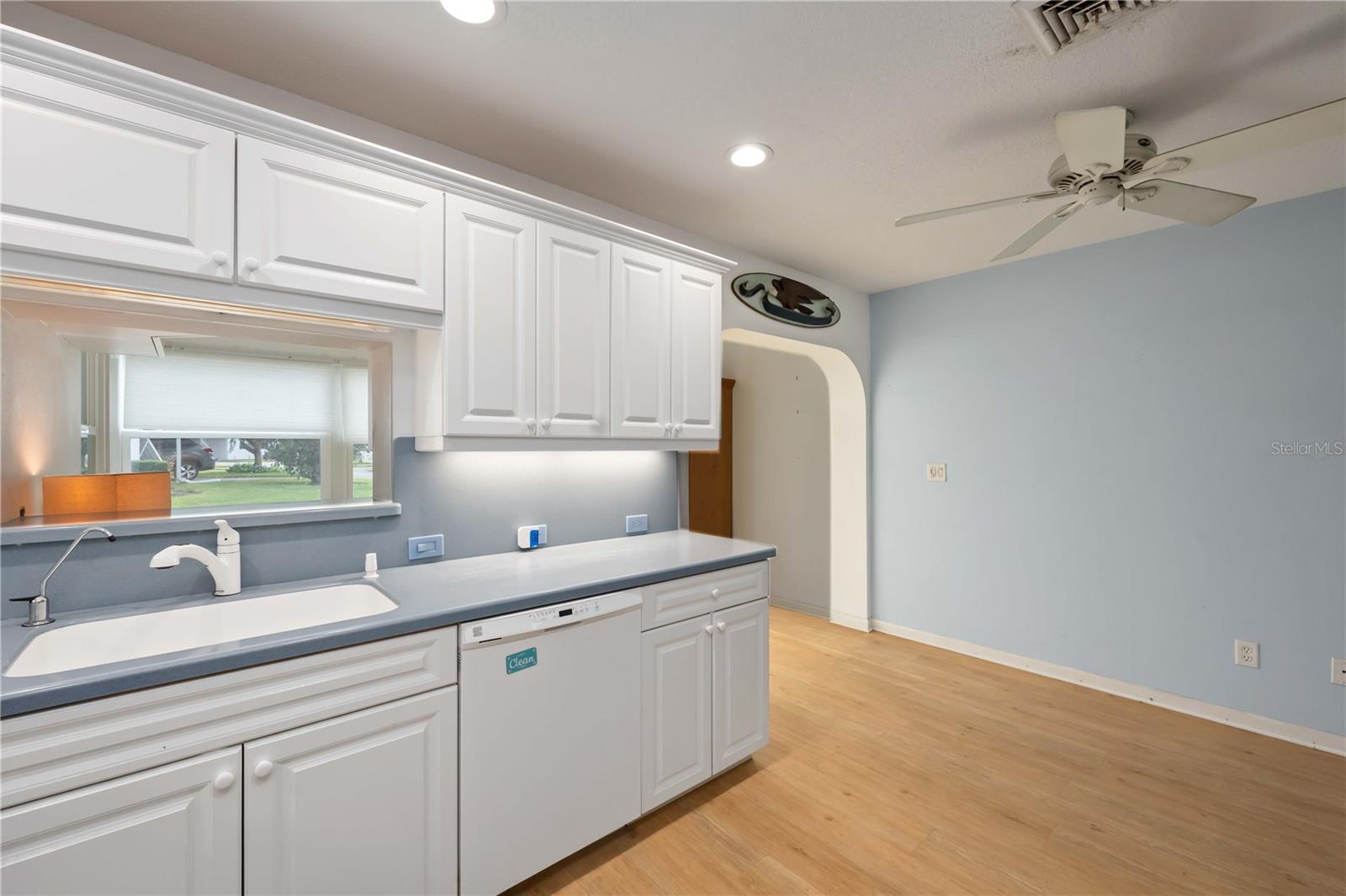 BEACH MANOR VILLAS - Residential