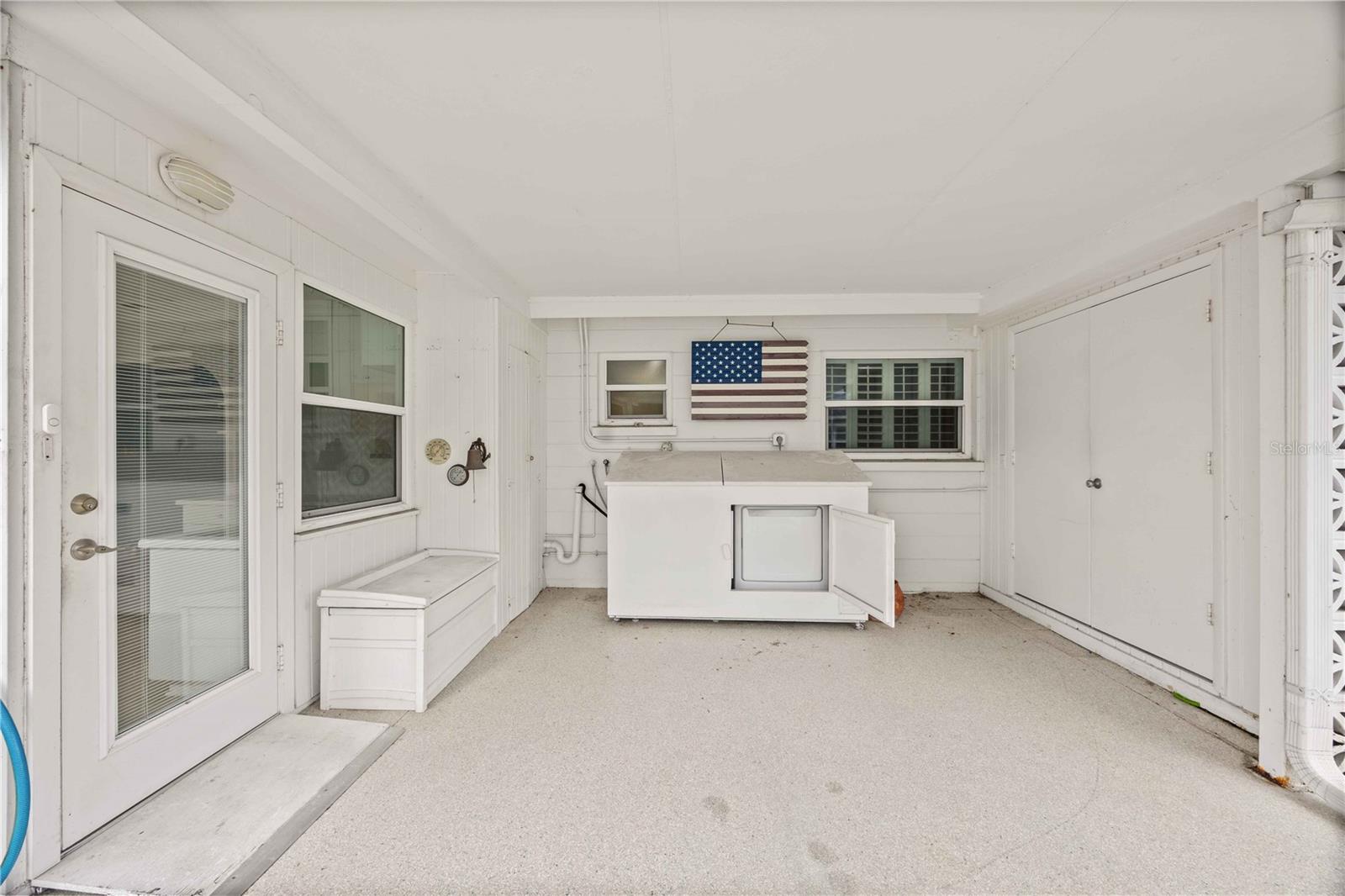 BEACH MANOR VILLAS - Residential