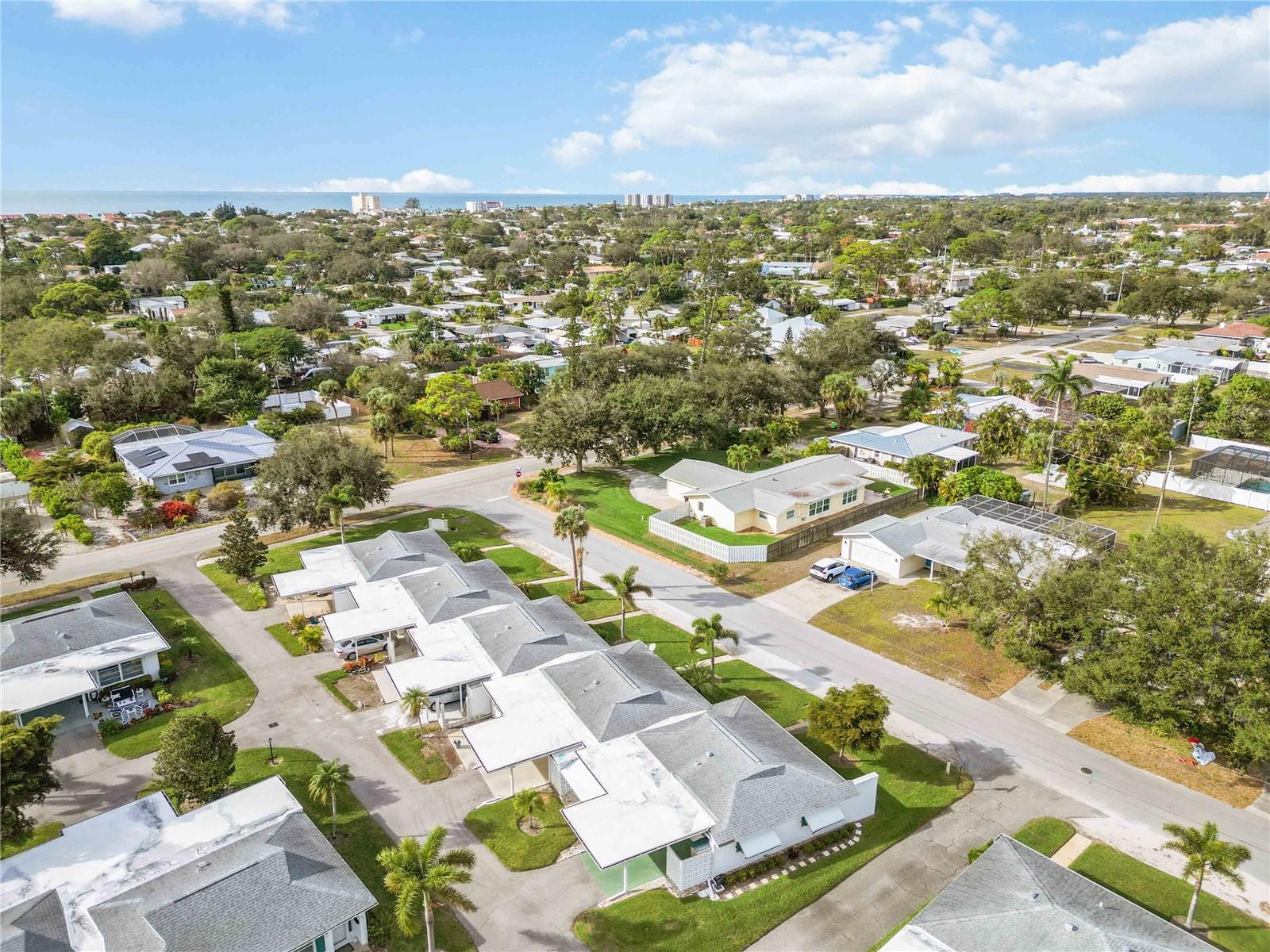 BEACH MANOR VILLAS - Residential