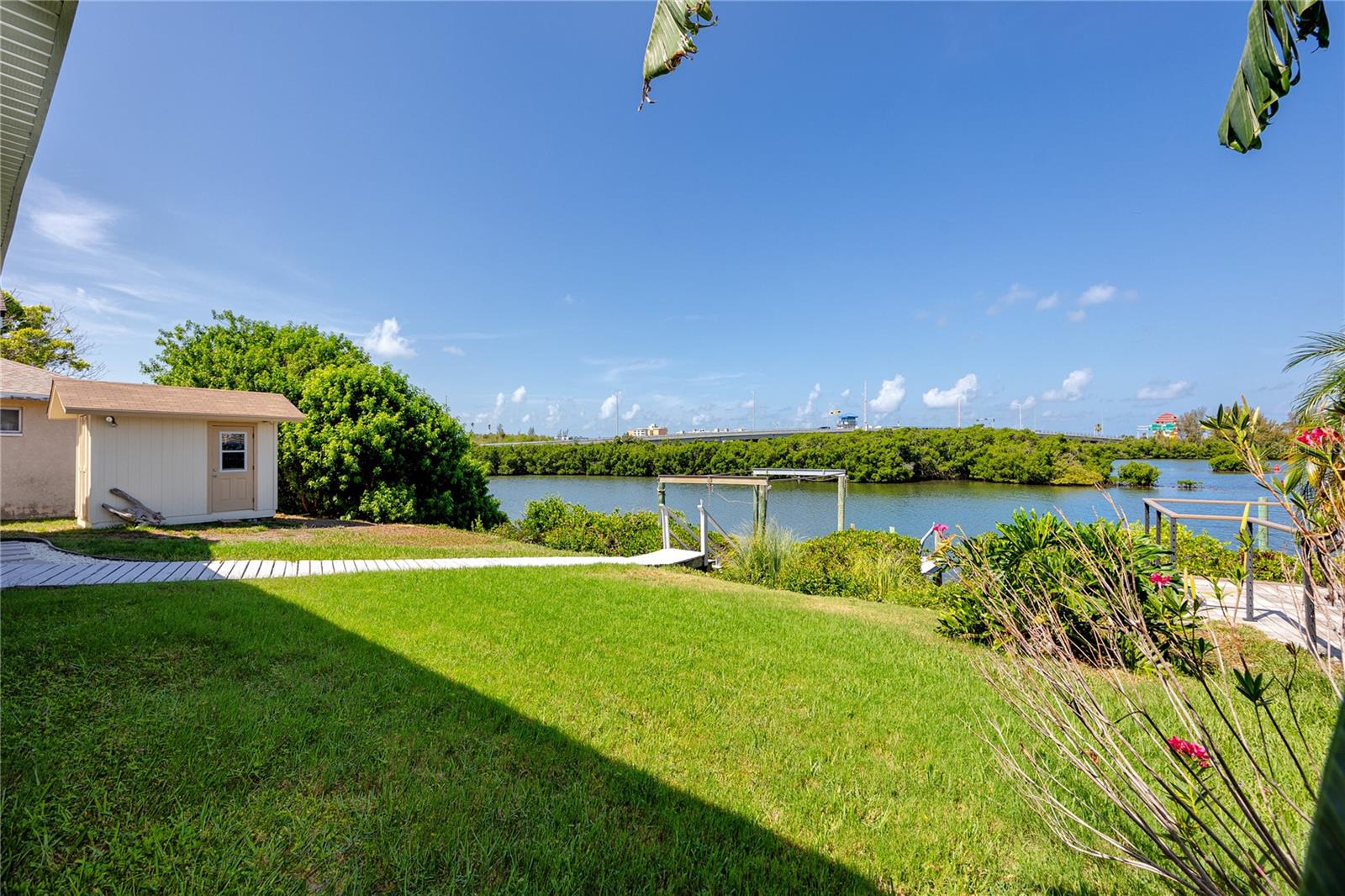 8046 BAYHAVEN DRIVE