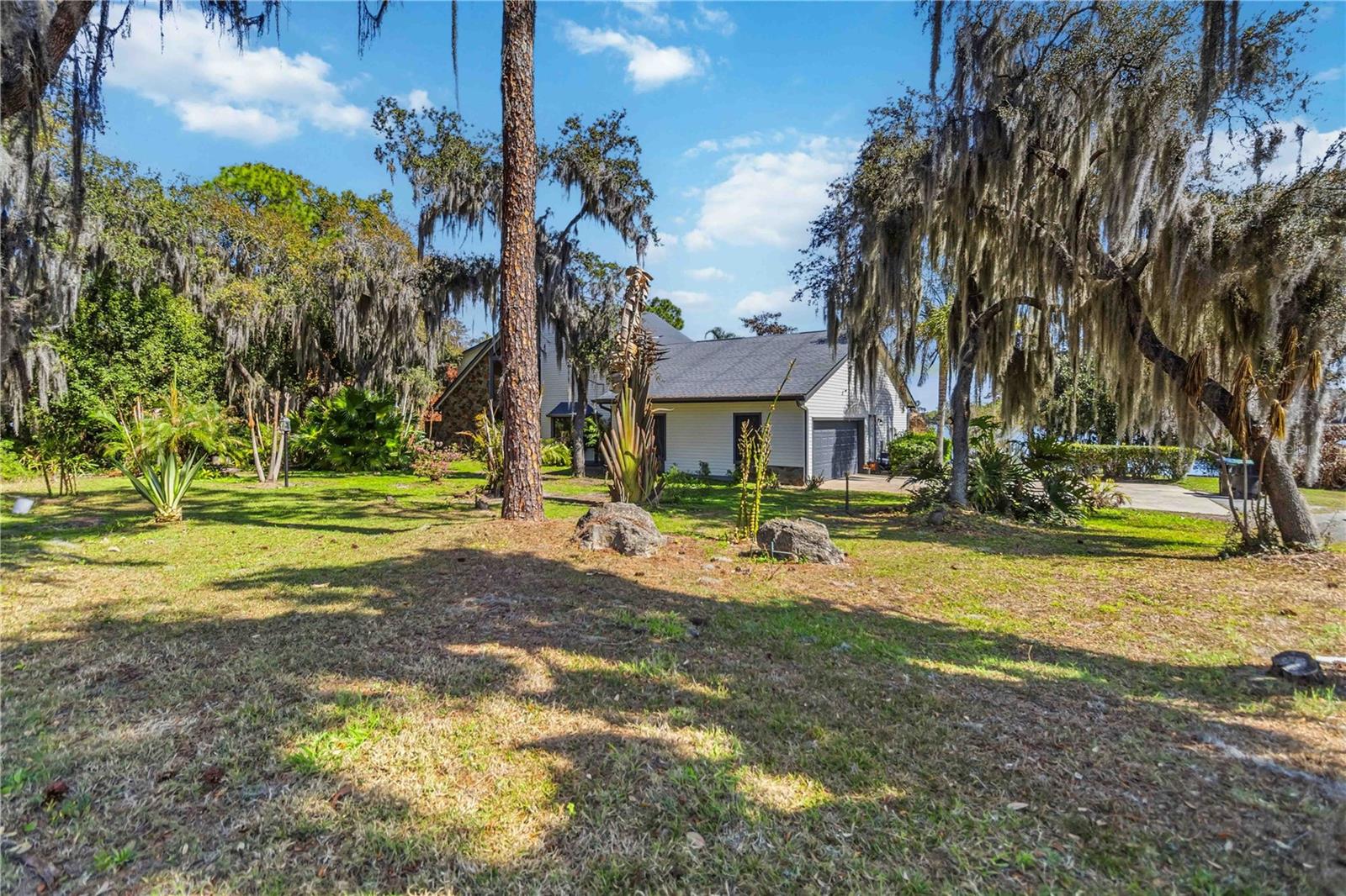 7468 LAKE WILLIS DRIVE