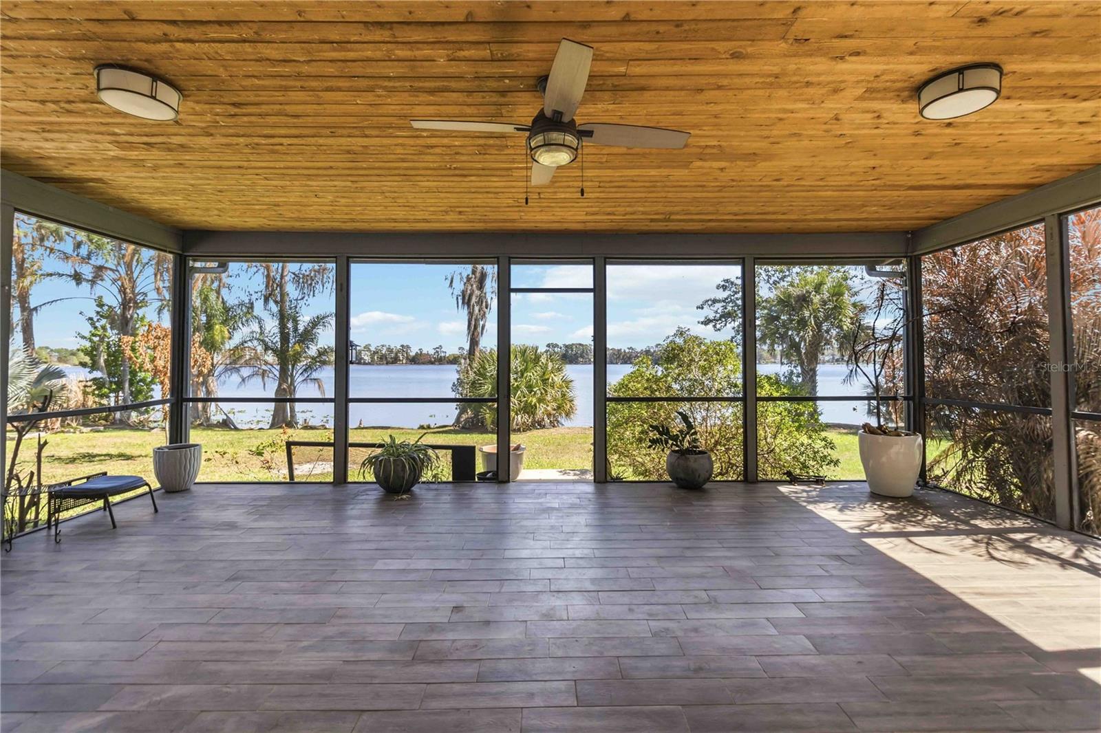 LAKE WILLIS CAMPS - Residential