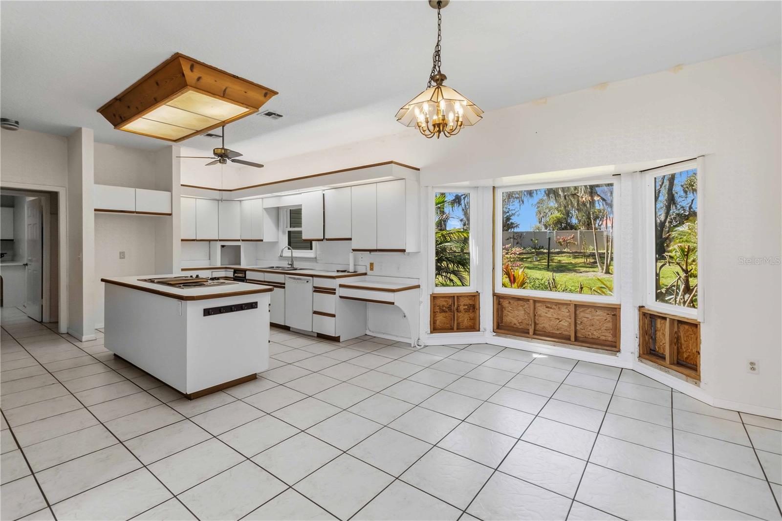 LAKE WILLIS CAMPS - Residential