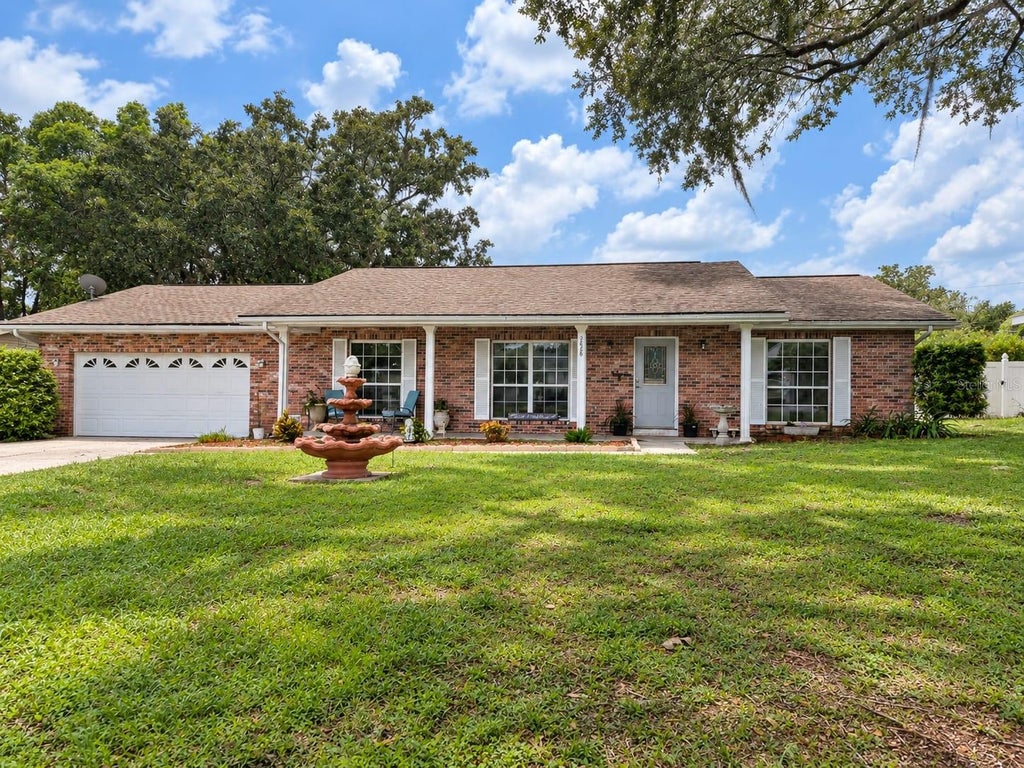 Photo of 5838 Gibson Shores Drive, Lakeland, FL 33809 (MLS # S5157702)