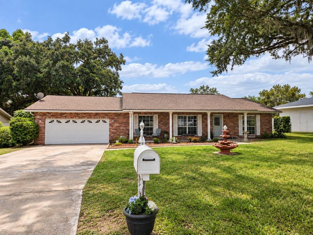 Photo of 5838 Gibson Shores Drive, Lakeland, FL 33809 (MLS # S5157702)