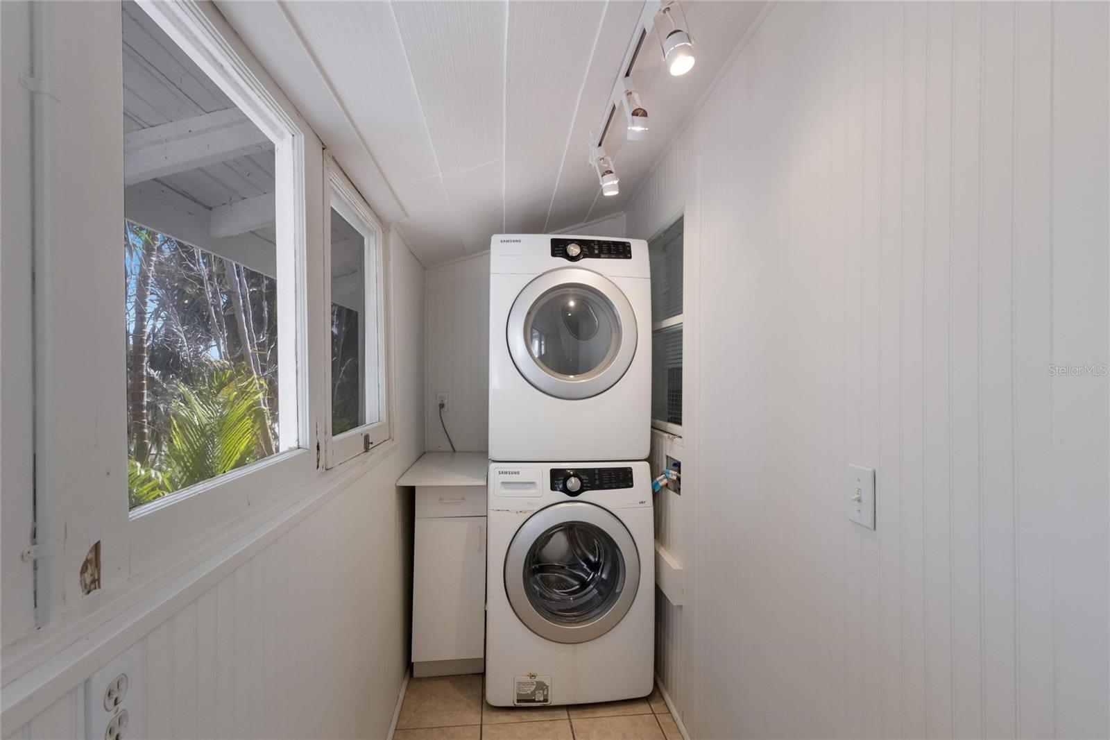 PELICAN PERCH - Residential