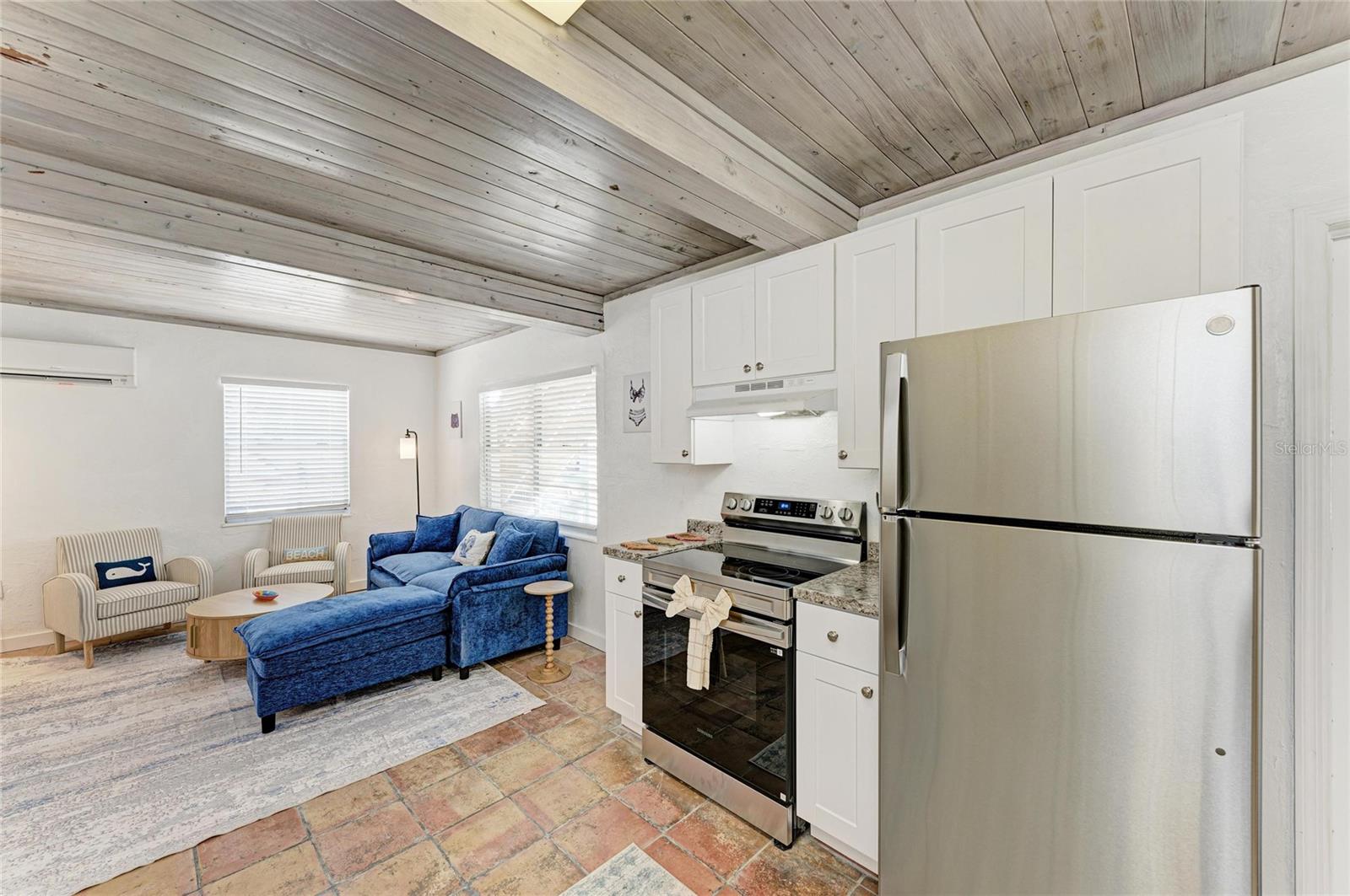 PELICAN PERCH - Residential