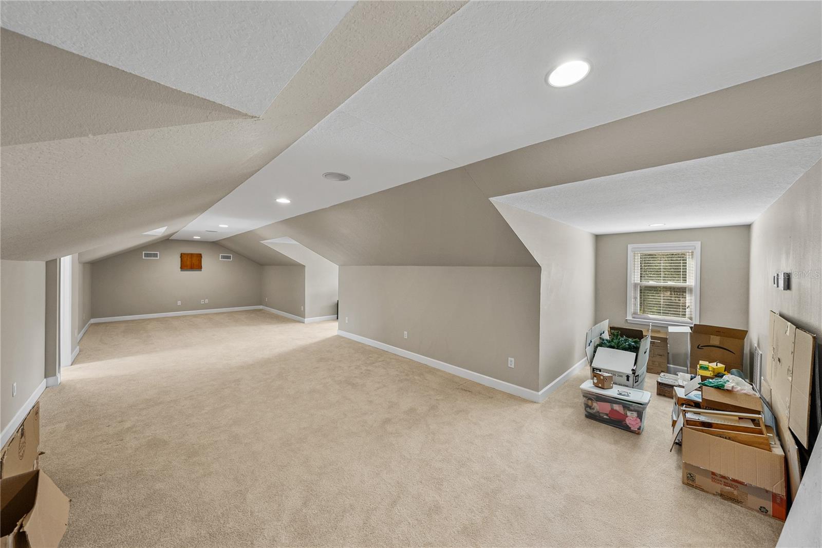 TAMPA HIGHLANDS UNREC SUB - Residential