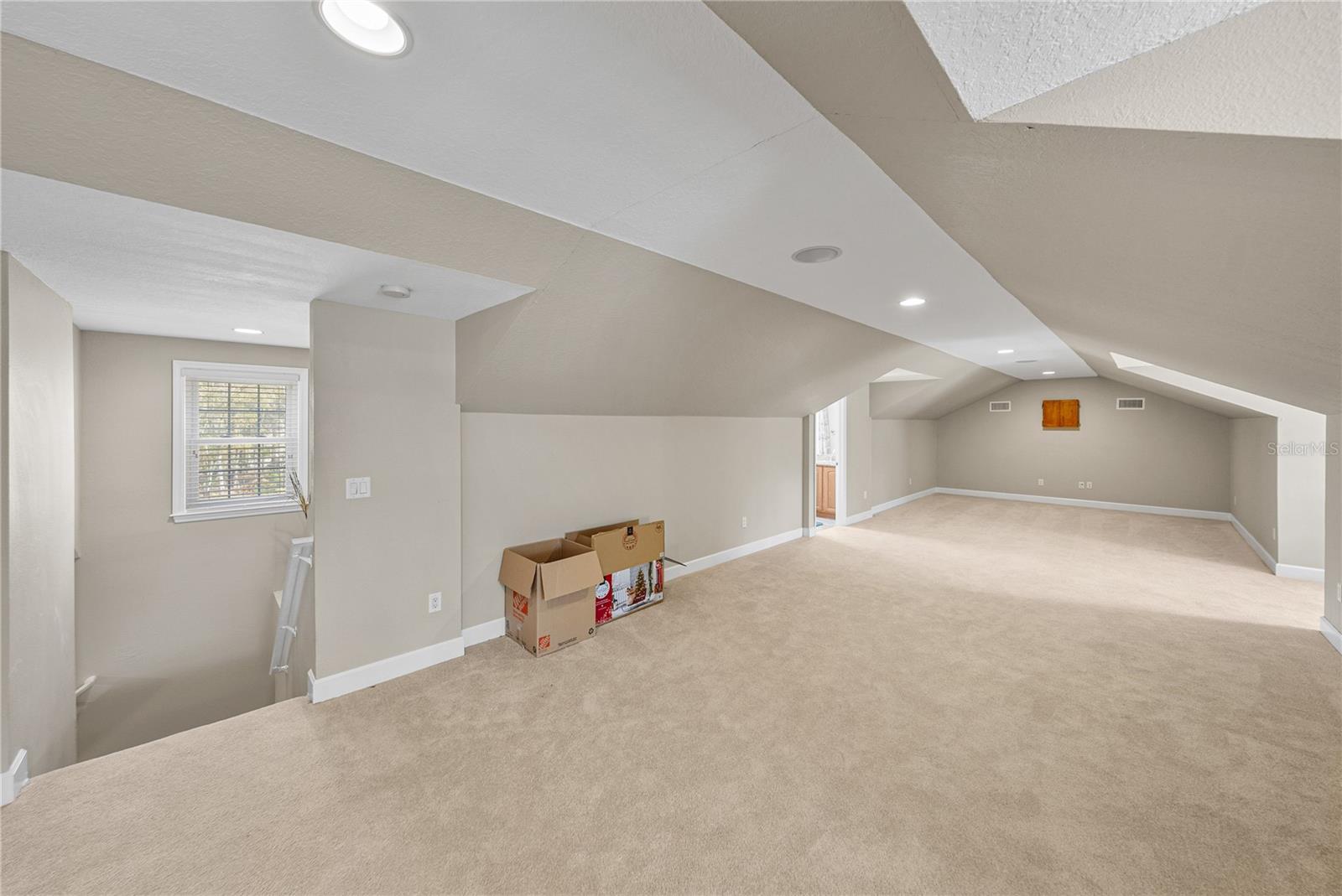 TAMPA HIGHLANDS UNREC SUB - Residential