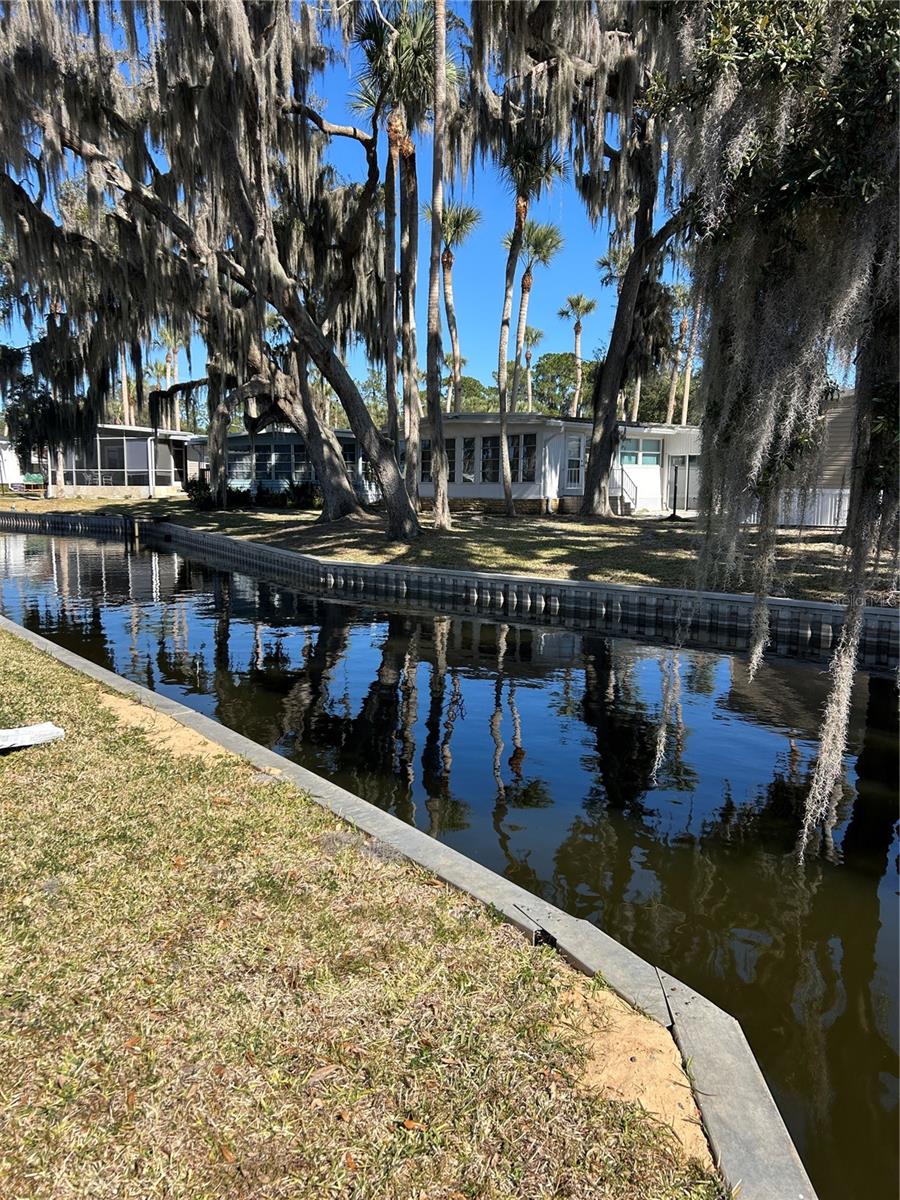 EUSTIS COUNTRY CLUB MANOR MHP UNIT 02A - Residential