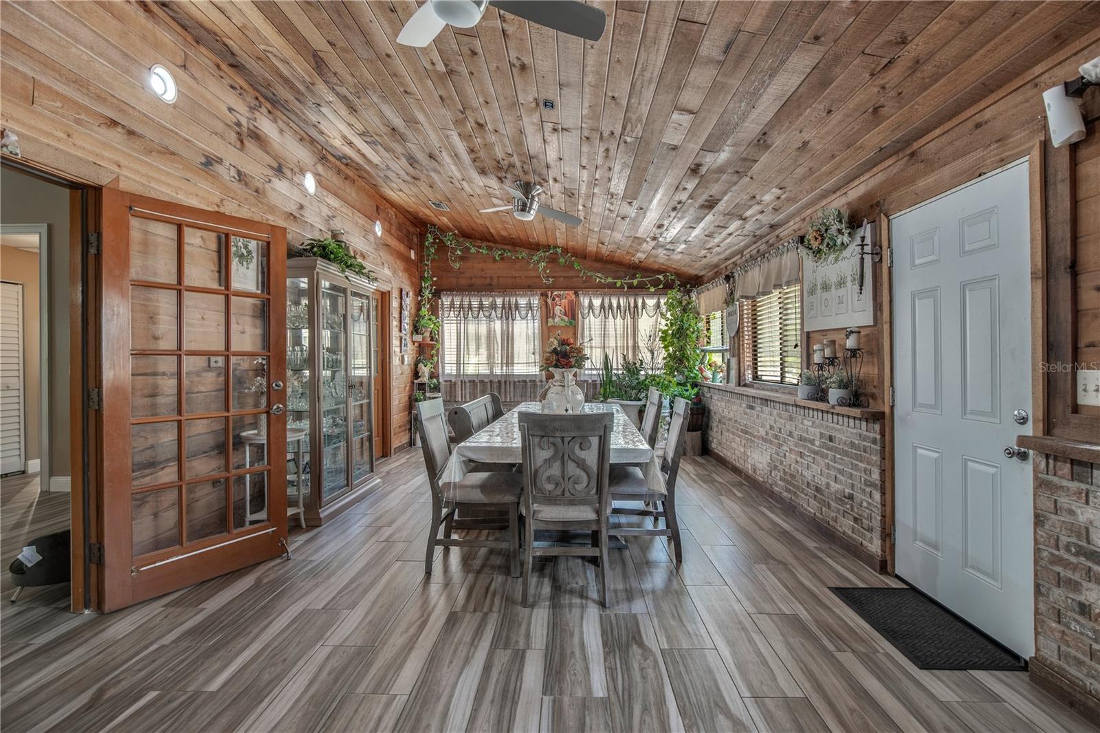 ROBERTS LT 12 BLK 23 ORANGE CITY - Residential