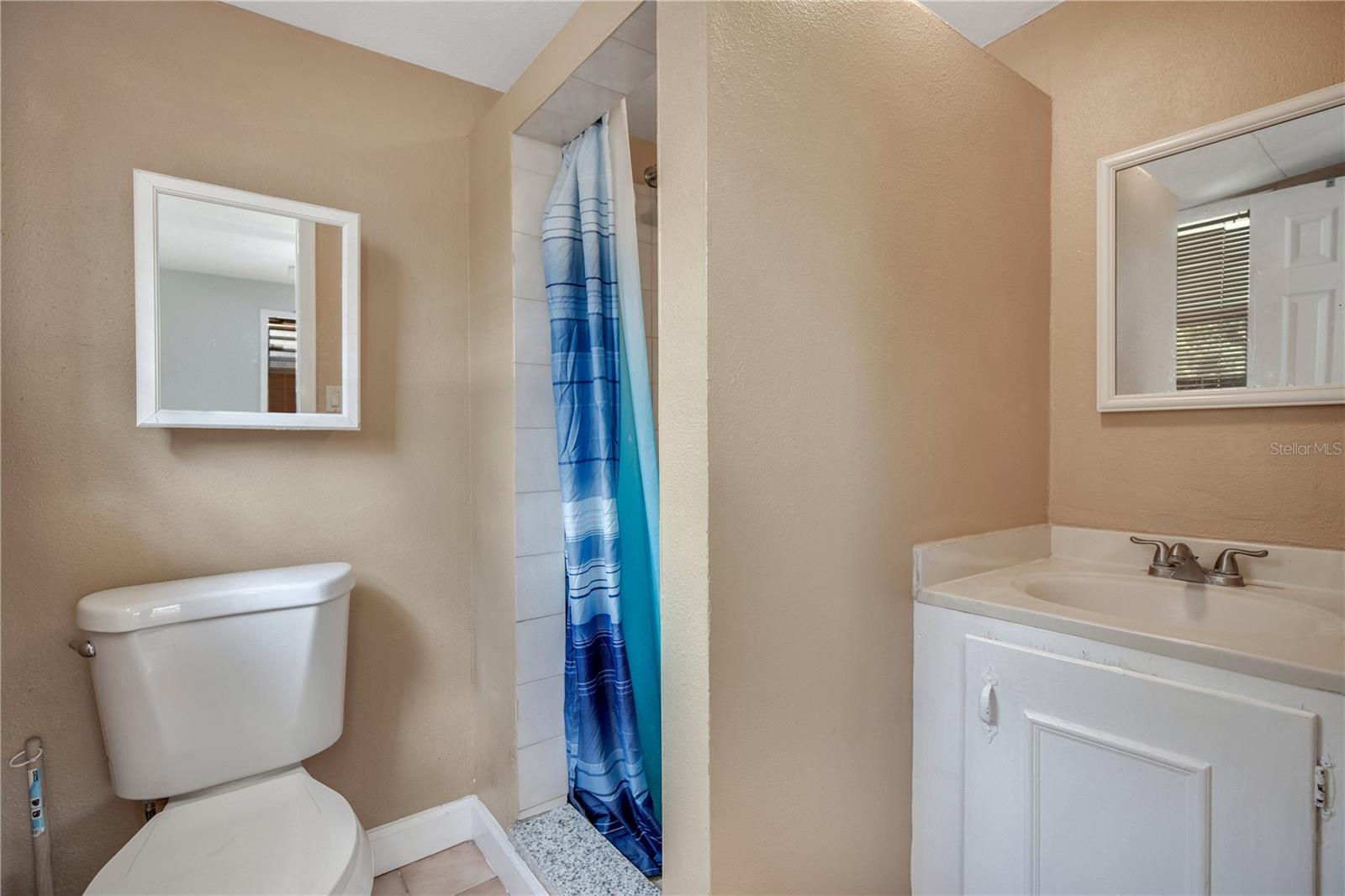 ROBERTS LT 12 BLK 23 ORANGE CITY - Residential