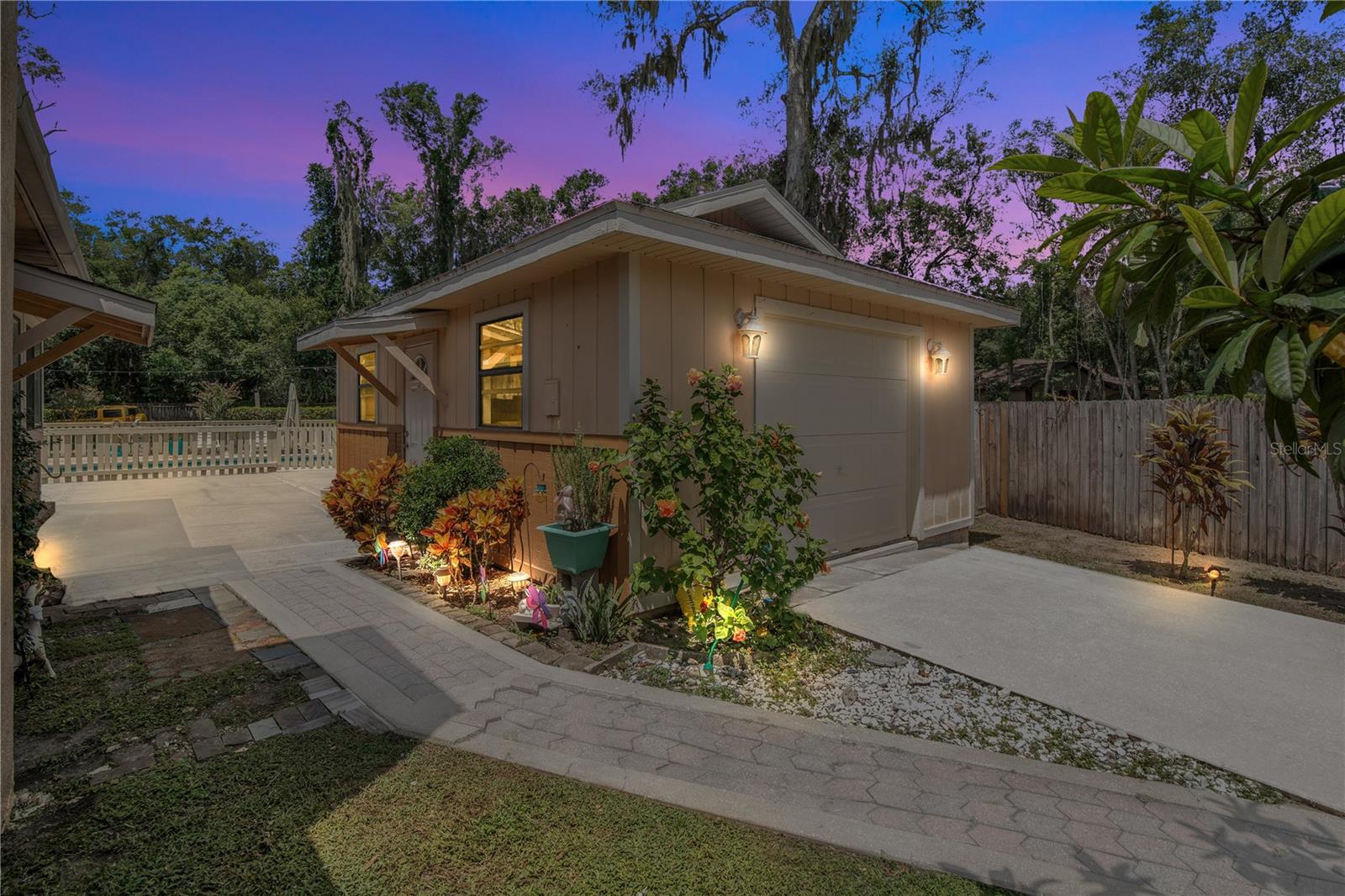403 W FRENCH AVENUE