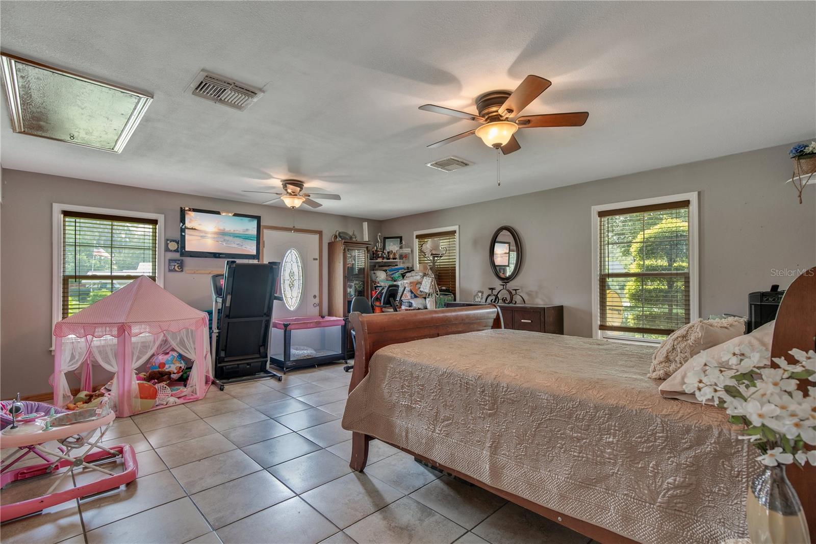 ROBERTS LT 12 BLK 23 ORANGE CITY - Residential