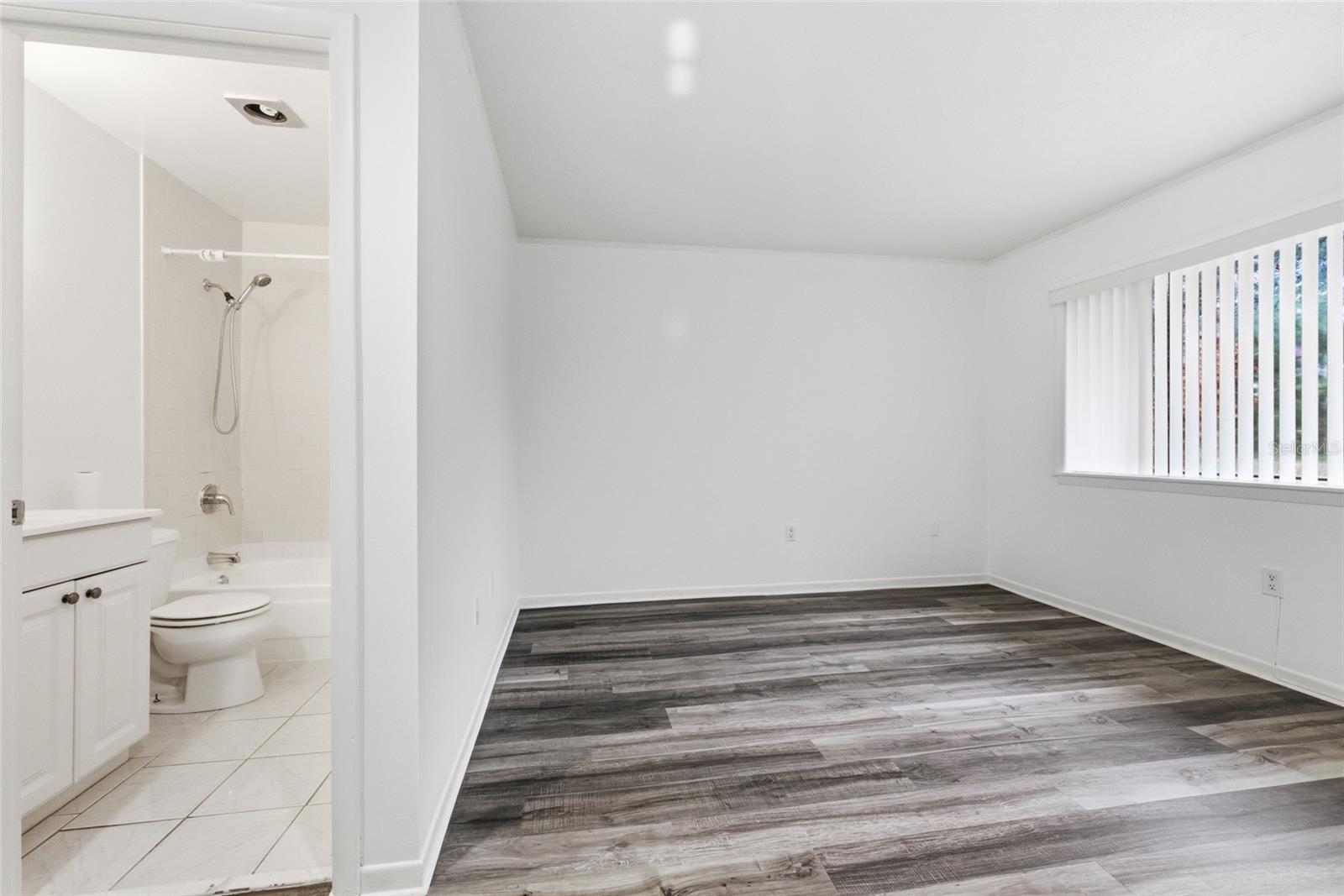 WINDHOVER CONDO - Residential