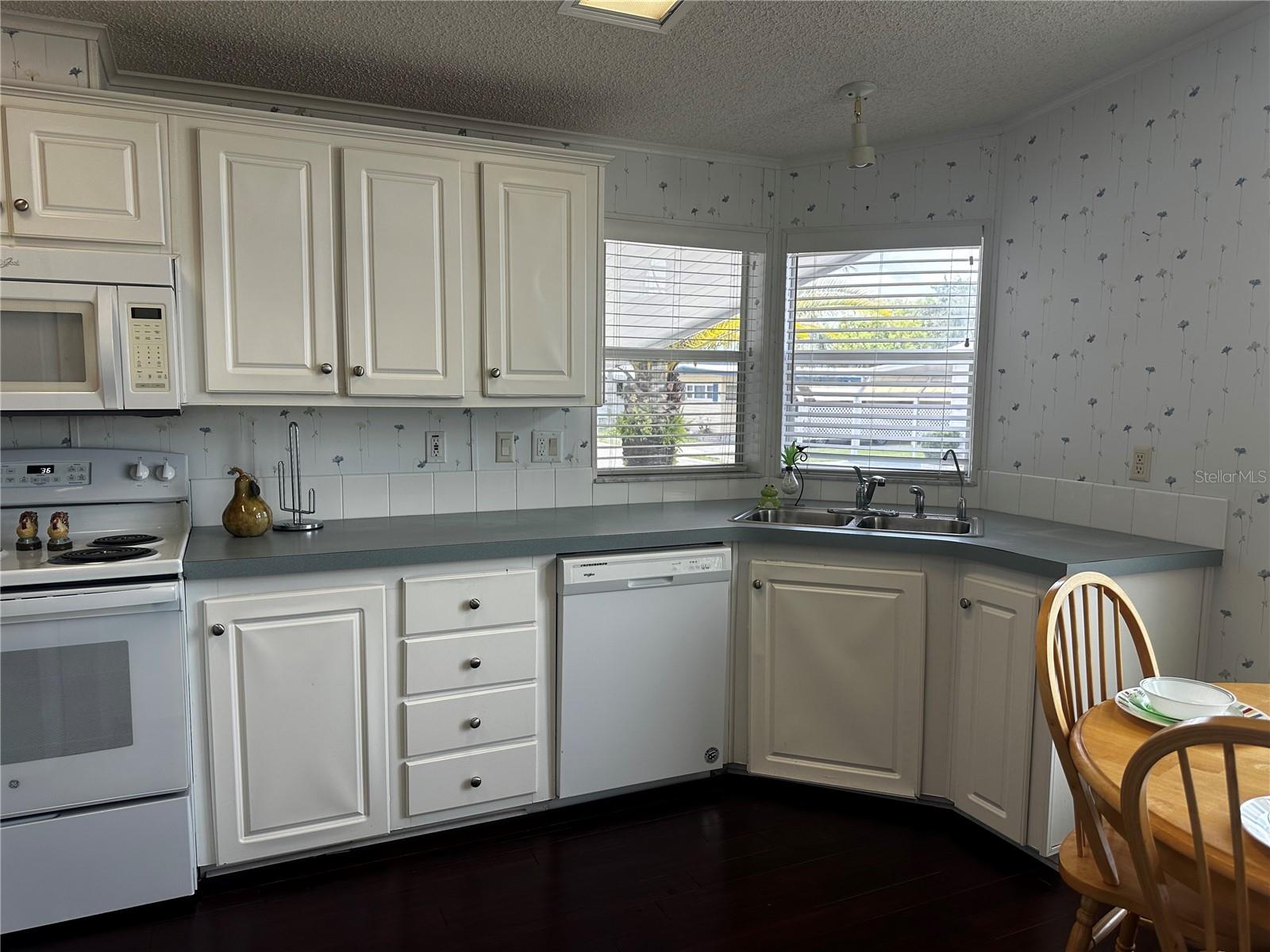 1100 BELCHER ROAD S 406