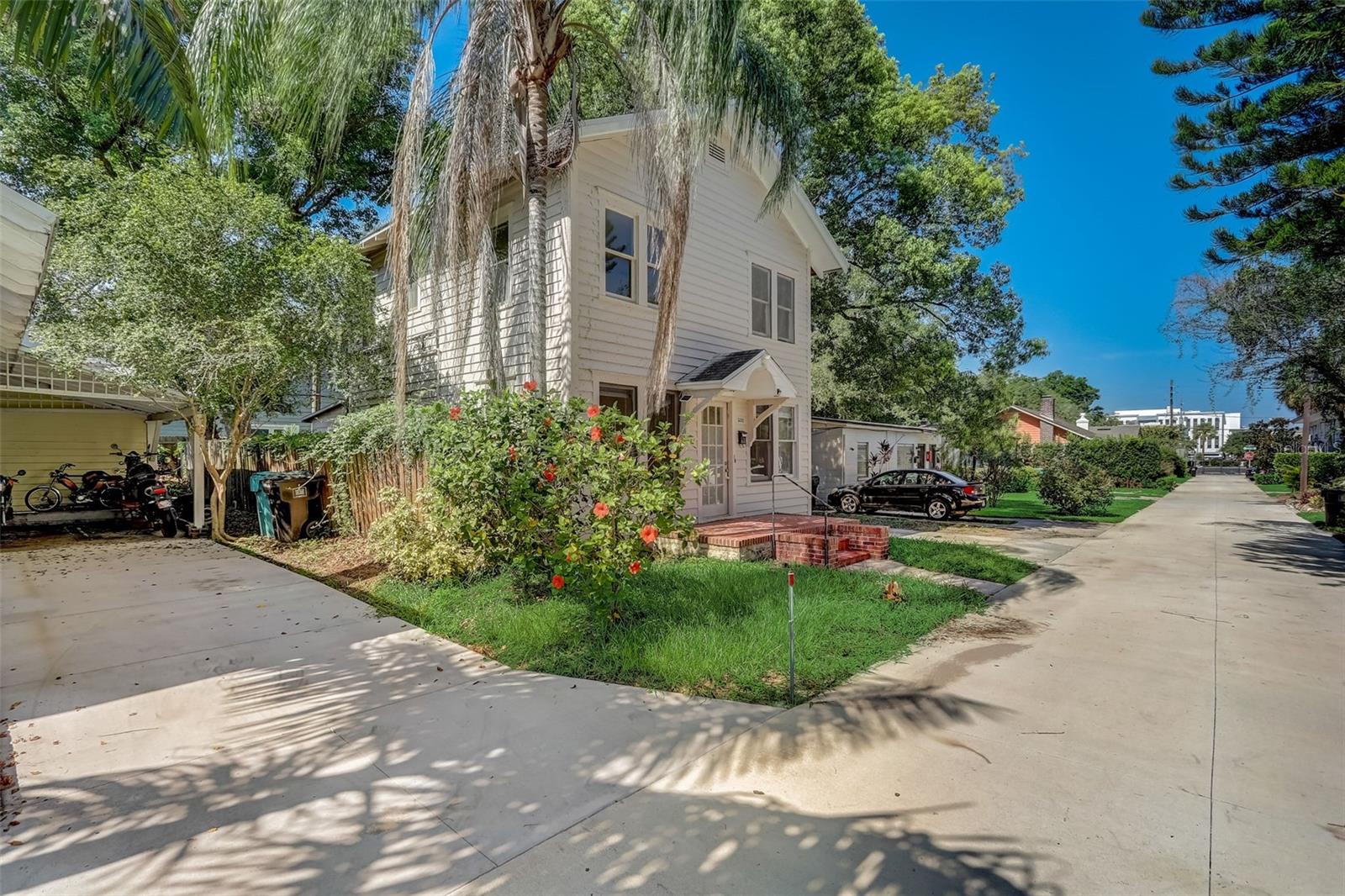 200 & 200 1/2 HIBISCUS COURT