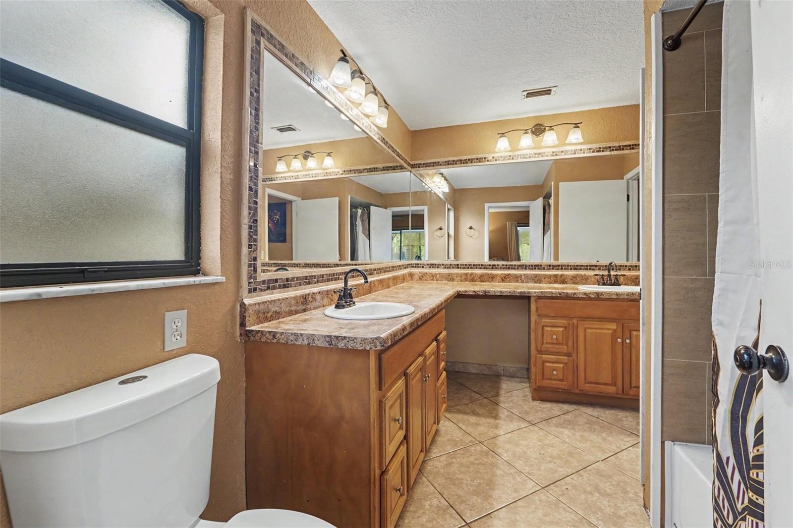 FOREST OAKS UNIT - Residential