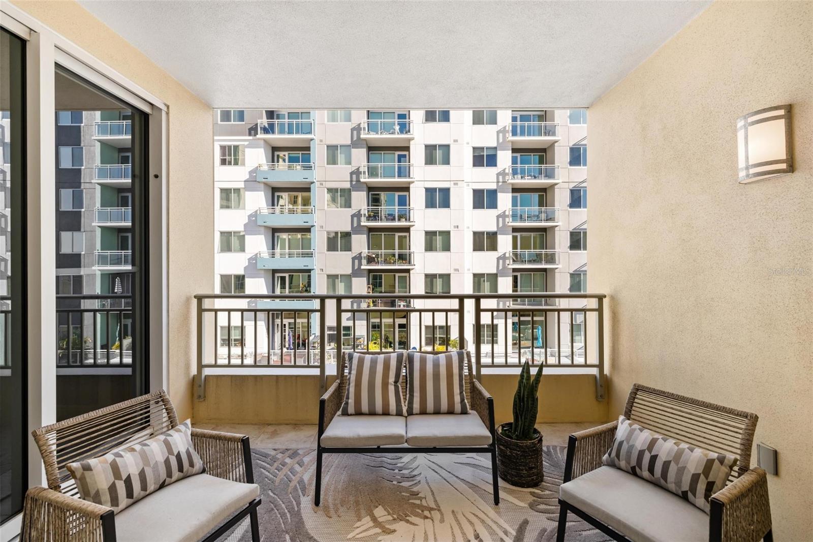 ONE HUNDRED CENTRAL - Residential