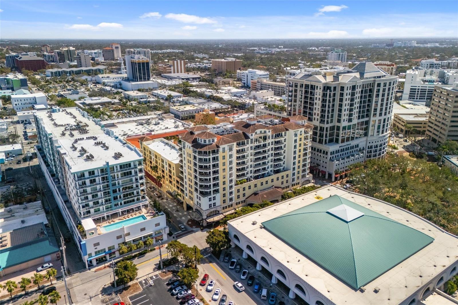 ONE HUNDRED CENTRAL - Residential