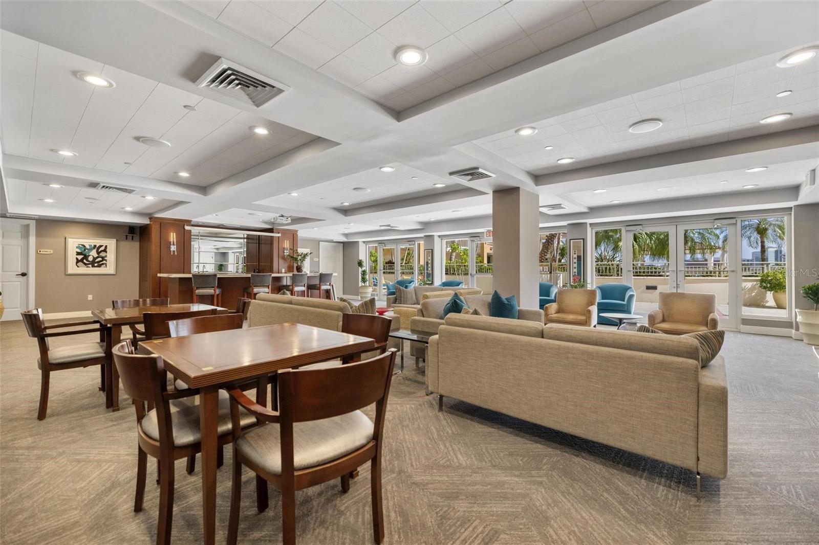 ONE HUNDRED CENTRAL - Residential