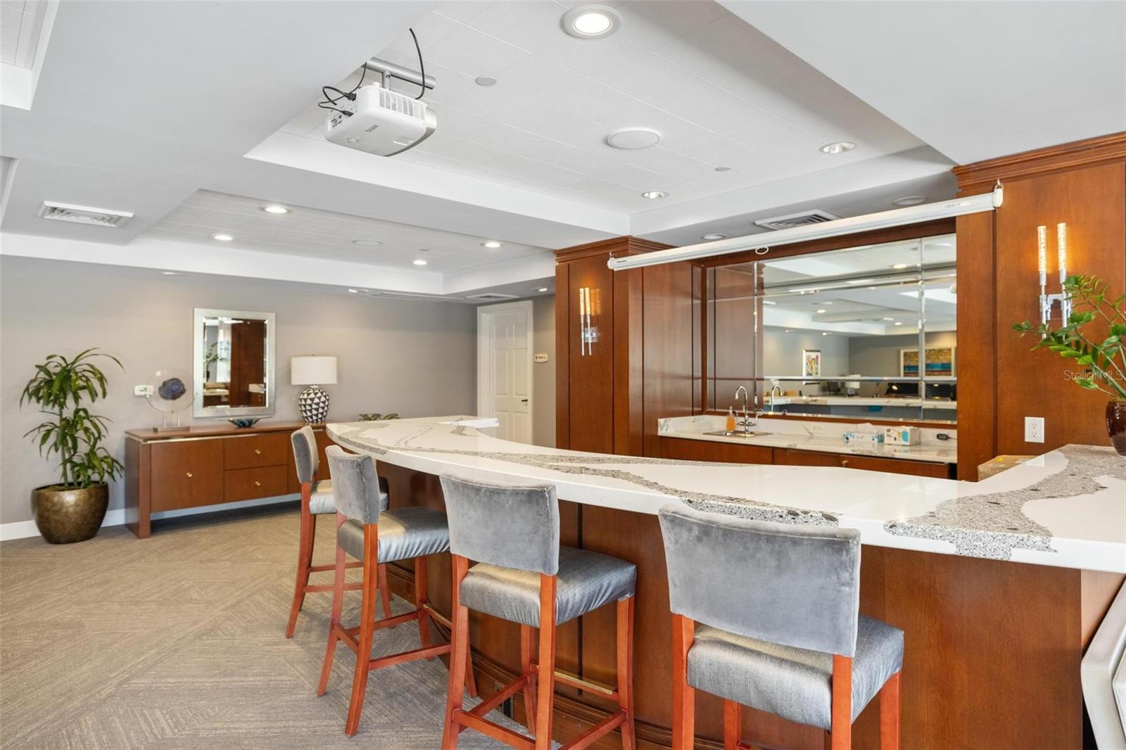 ONE HUNDRED CENTRAL - Residential